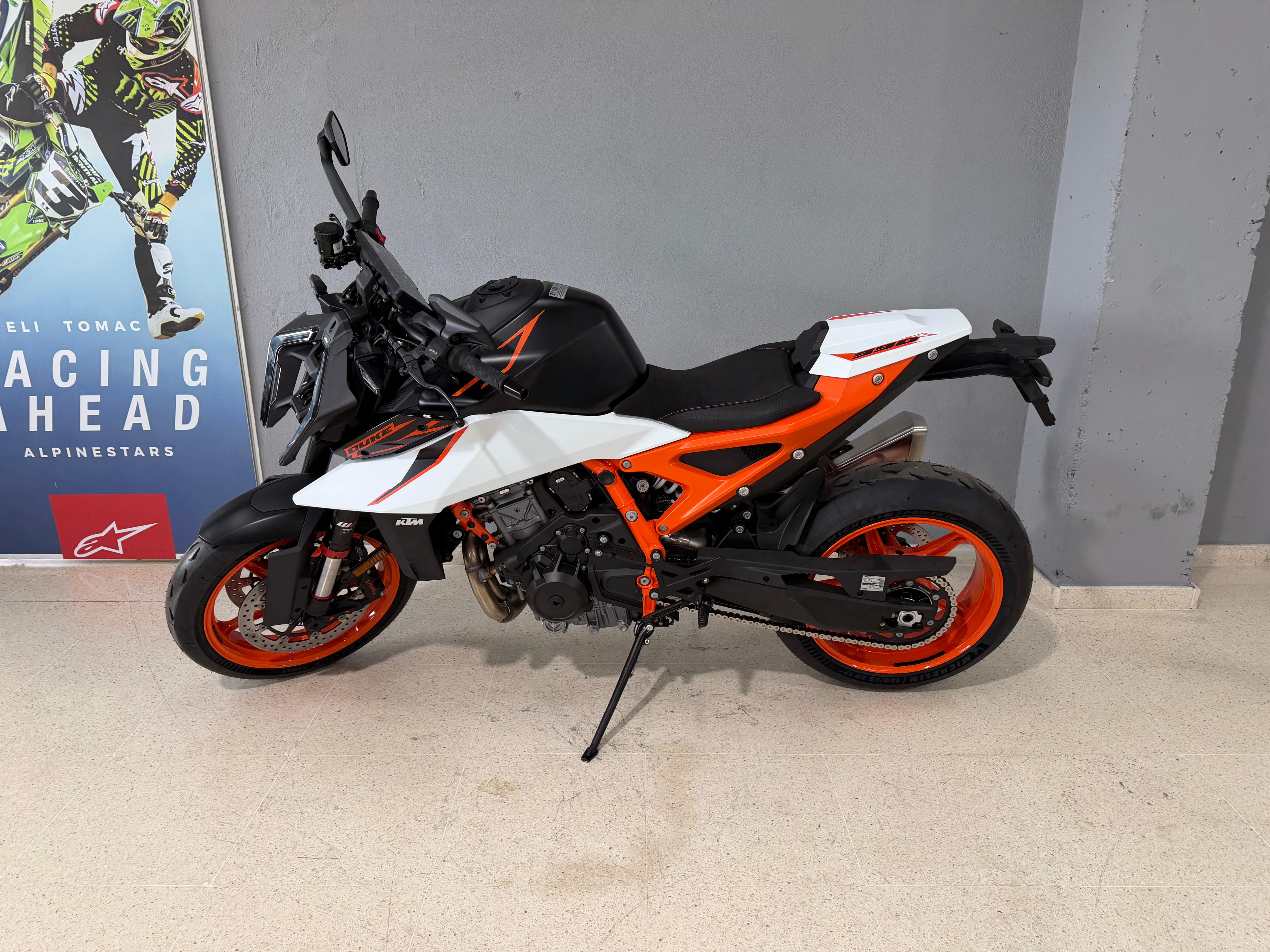 Foto 4 de KTM 990 DUKE R Imagen de KTM 990 DUKE R
