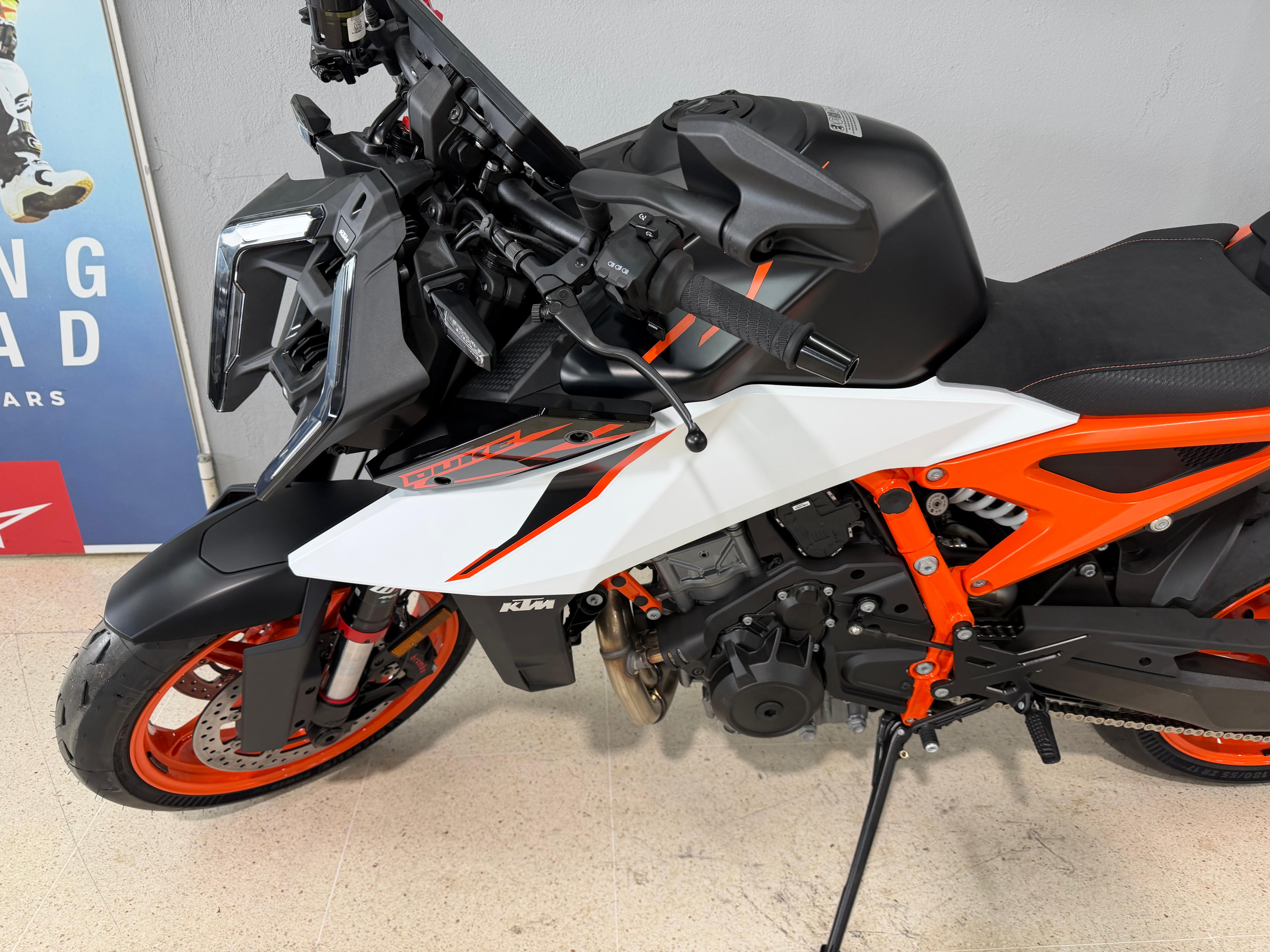 Foto 5 de KTM 990 DUKE R Imagen de KTM 990 DUKE R