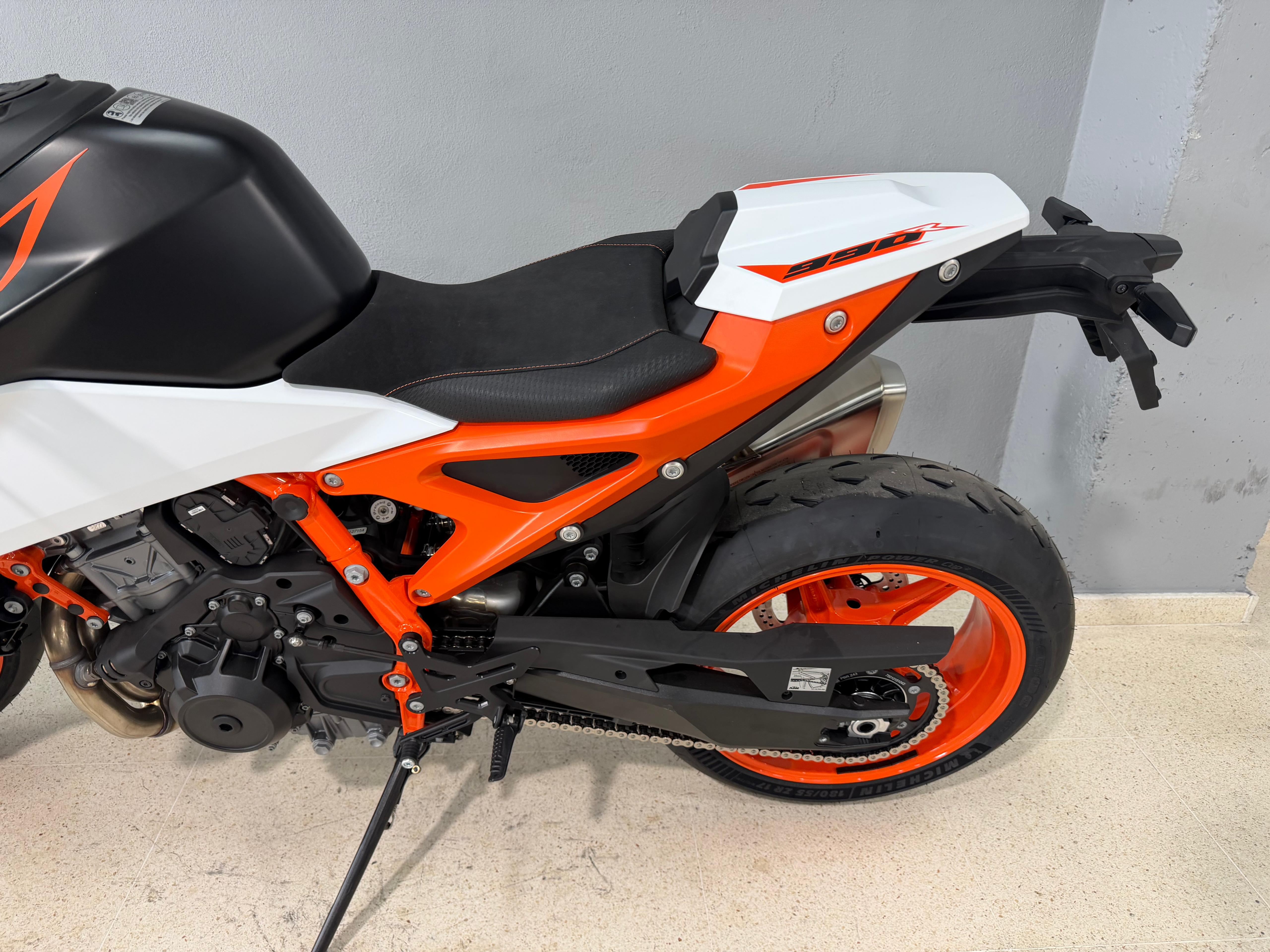 Foto 6 de KTM 990 DUKE R Imagen de KTM 990 DUKE R
