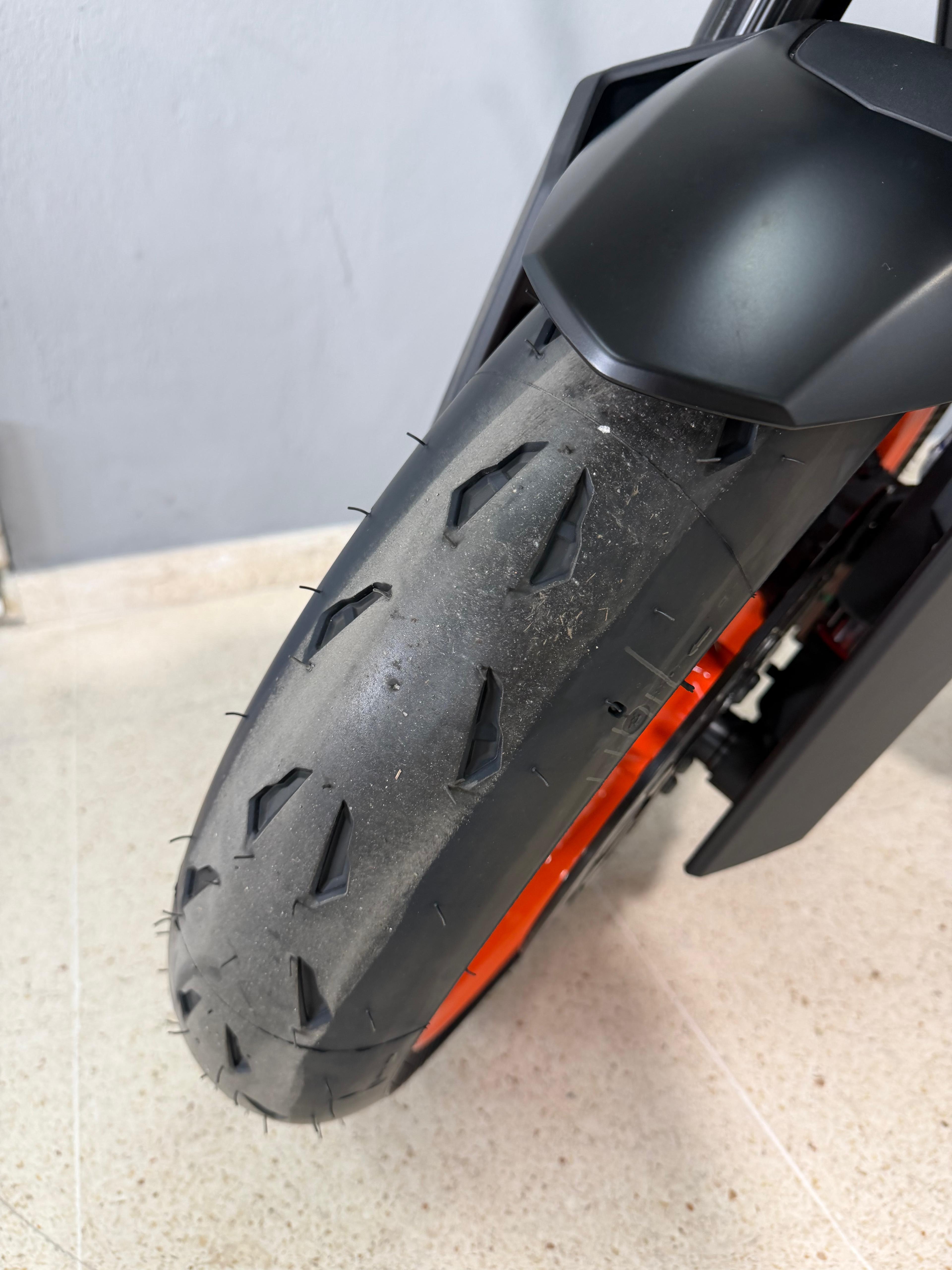 Foto 7 de KTM 990 DUKE R Imagen de KTM 990 DUKE R