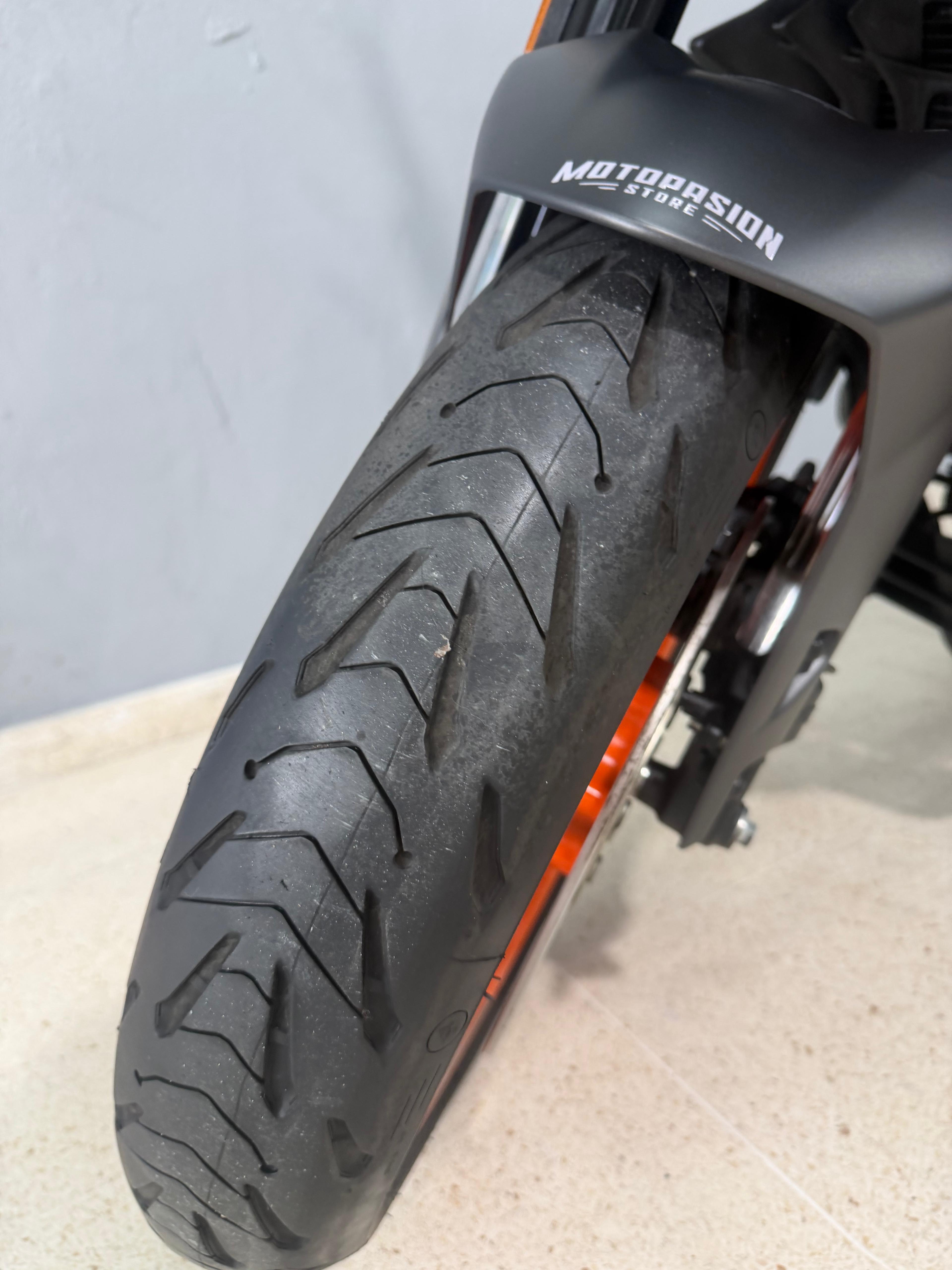Foto 7 de KTM 125 DUKE 22 - PLATA Imagen de KTM 125 DUKE 22 - PLATA