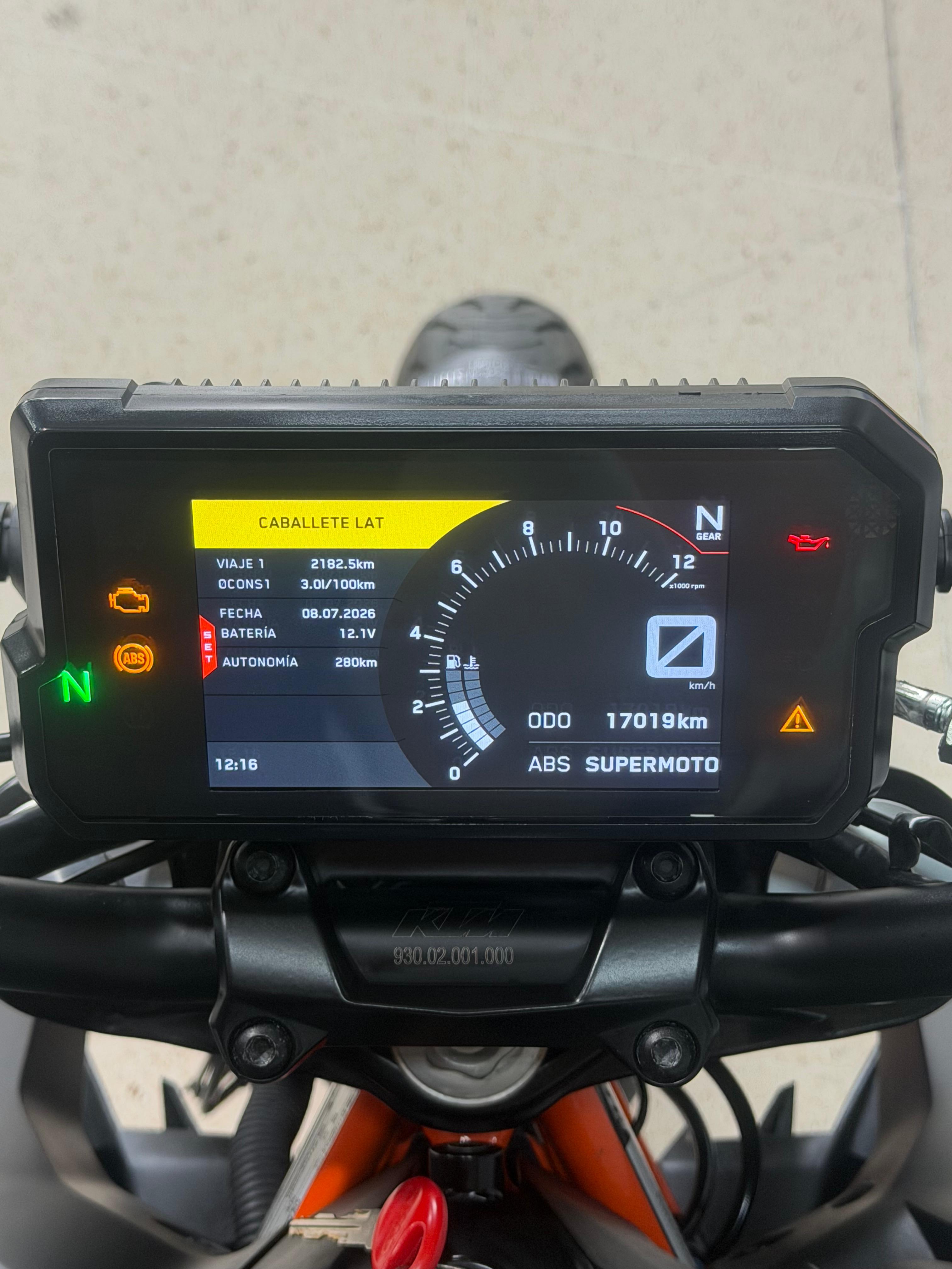 Imagen de KTM 125 DUKE 22 - PLATA