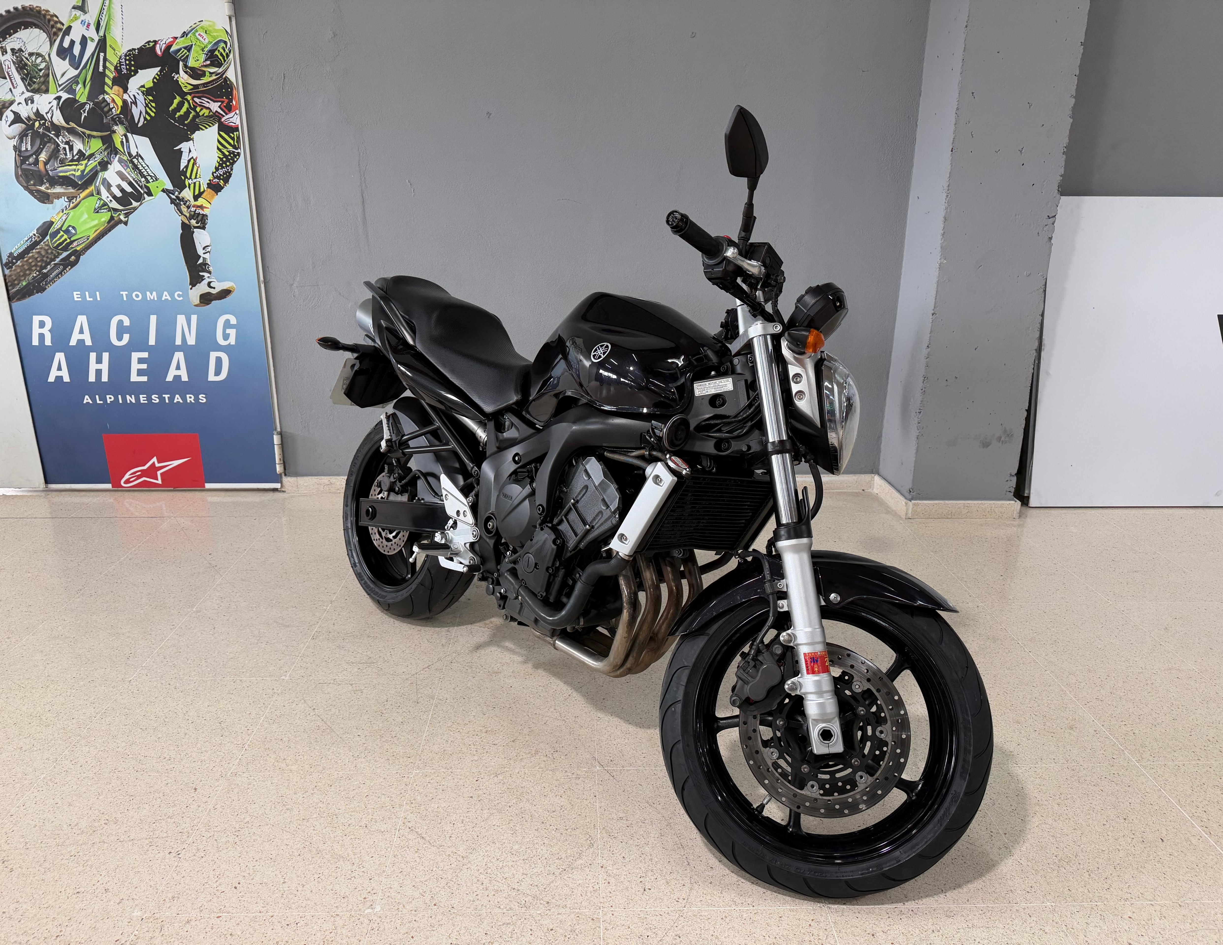 Foto 3 de YAMAHA FZ6 Imagen de YAMAHA FZ6