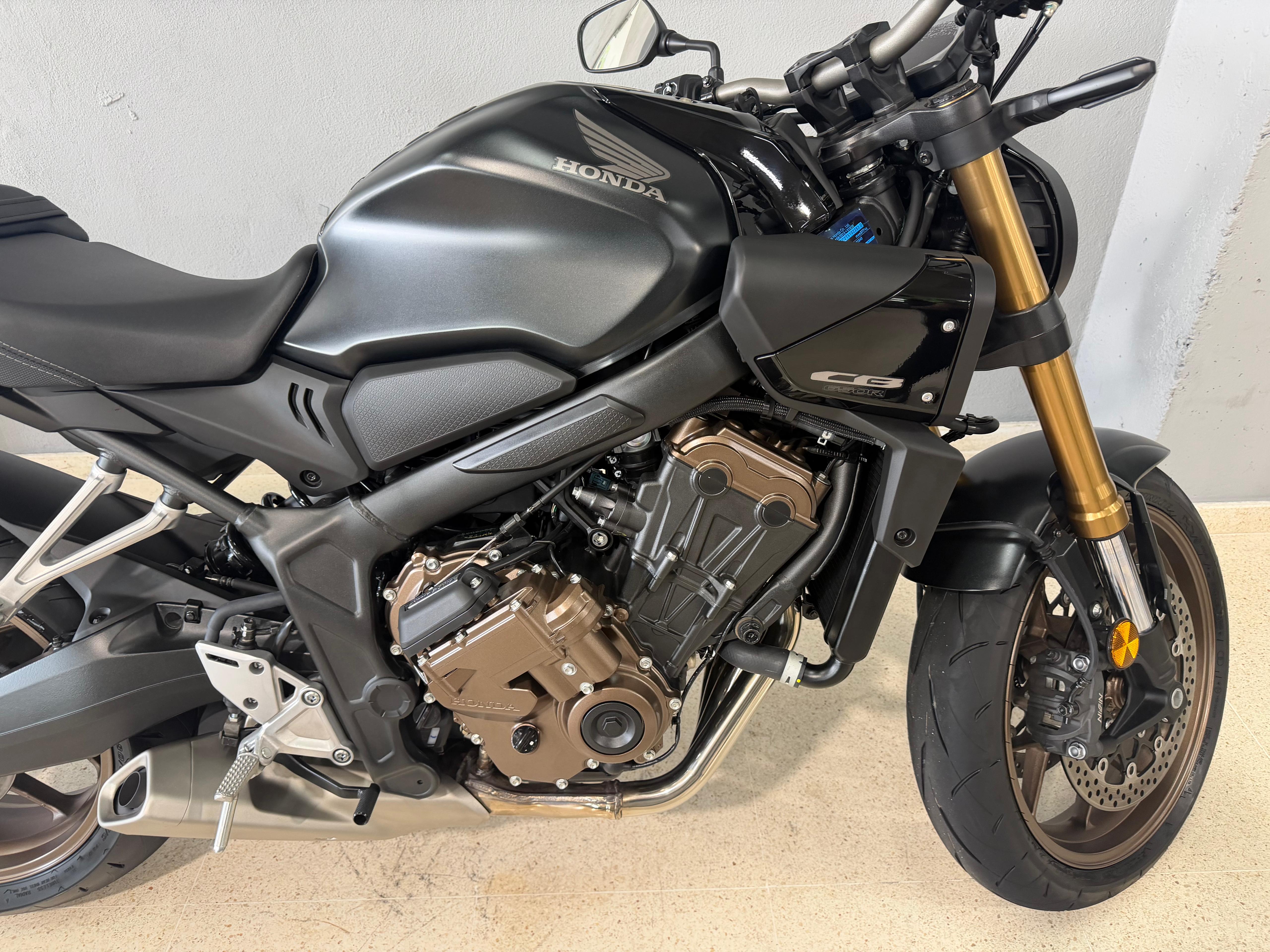 Imagen de HONDA CB 650R E-CLUTCH