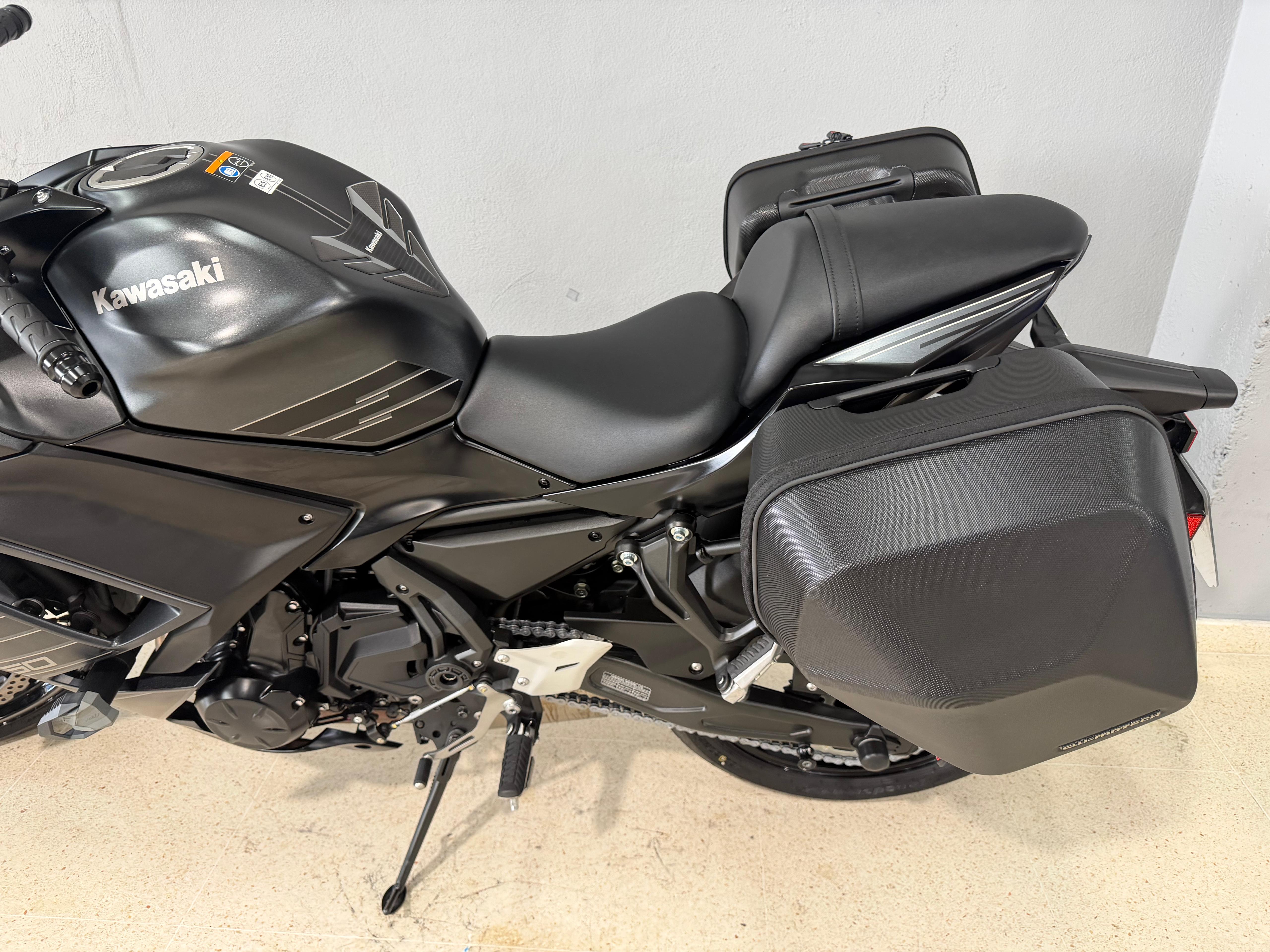 Foto 6 de KAWASAKI NINJA 650 ABS 25 - NEGRO Imagen de KAWASAKI NINJA 650 ABS 25 - NEGRO