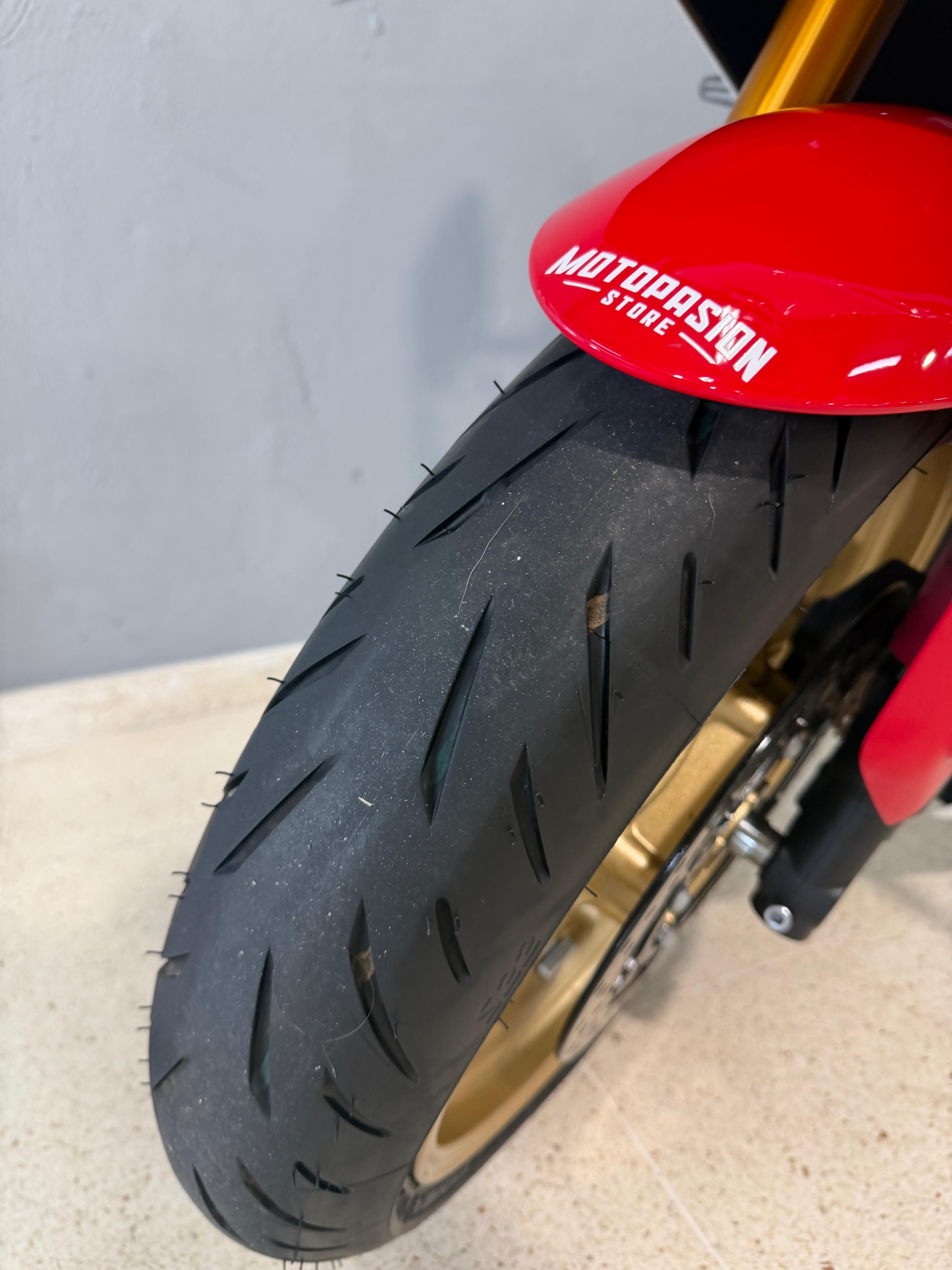 Imagen de YAMAHA R7
