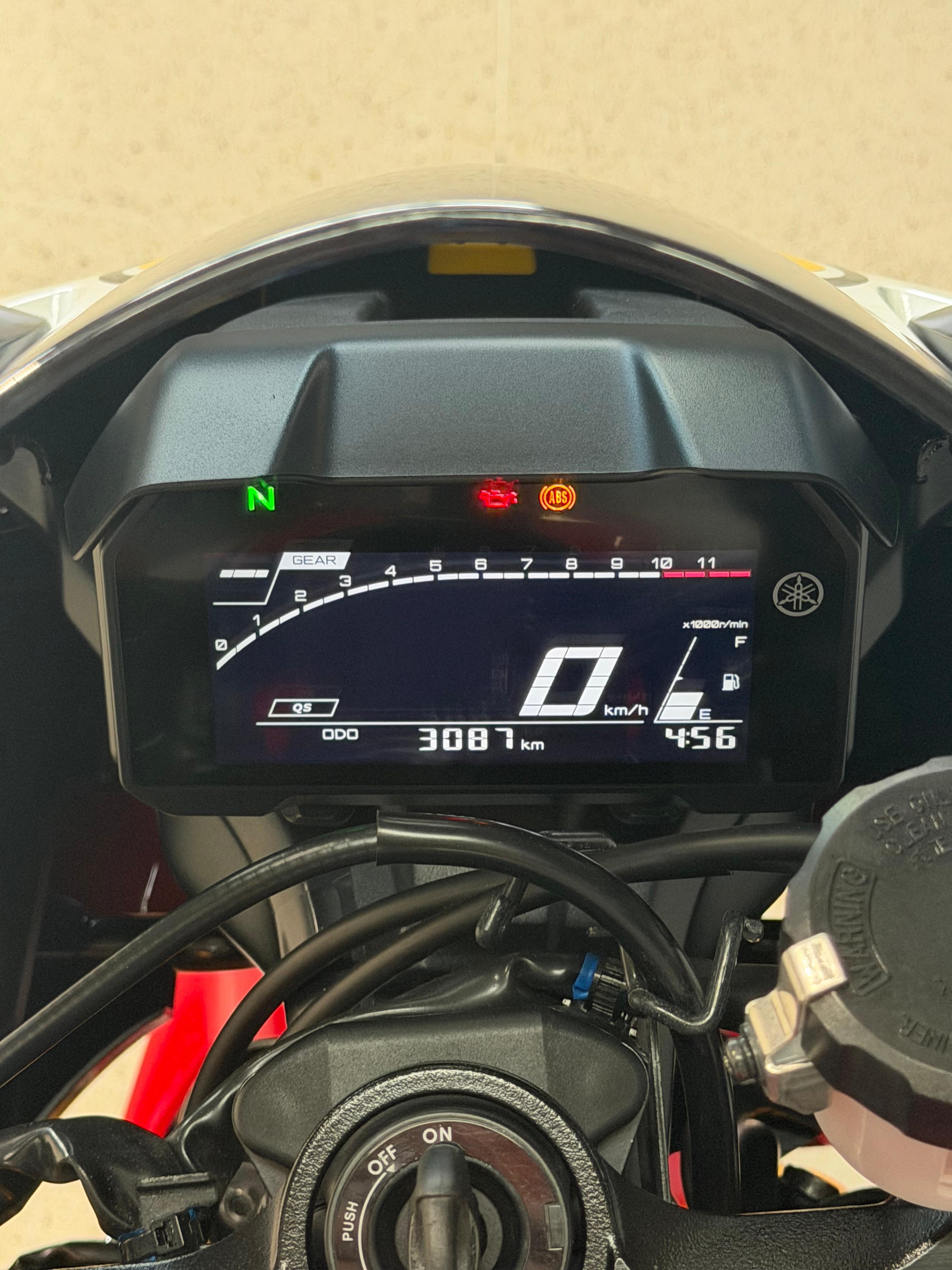 Imagen de YAMAHA R7