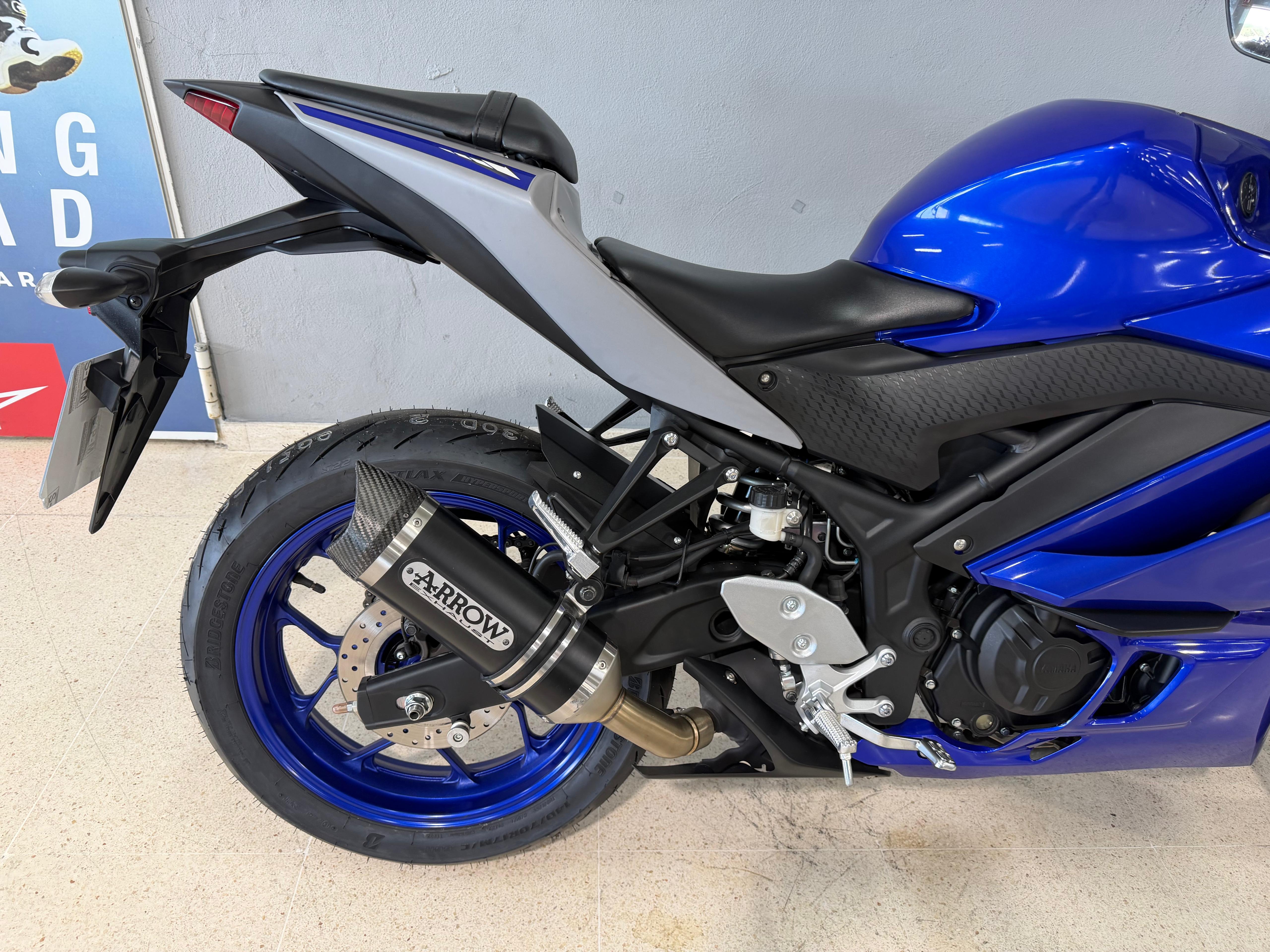 Foto 1 de YAMAHA YZF R3 Imagen de YAMAHA YZF R3
