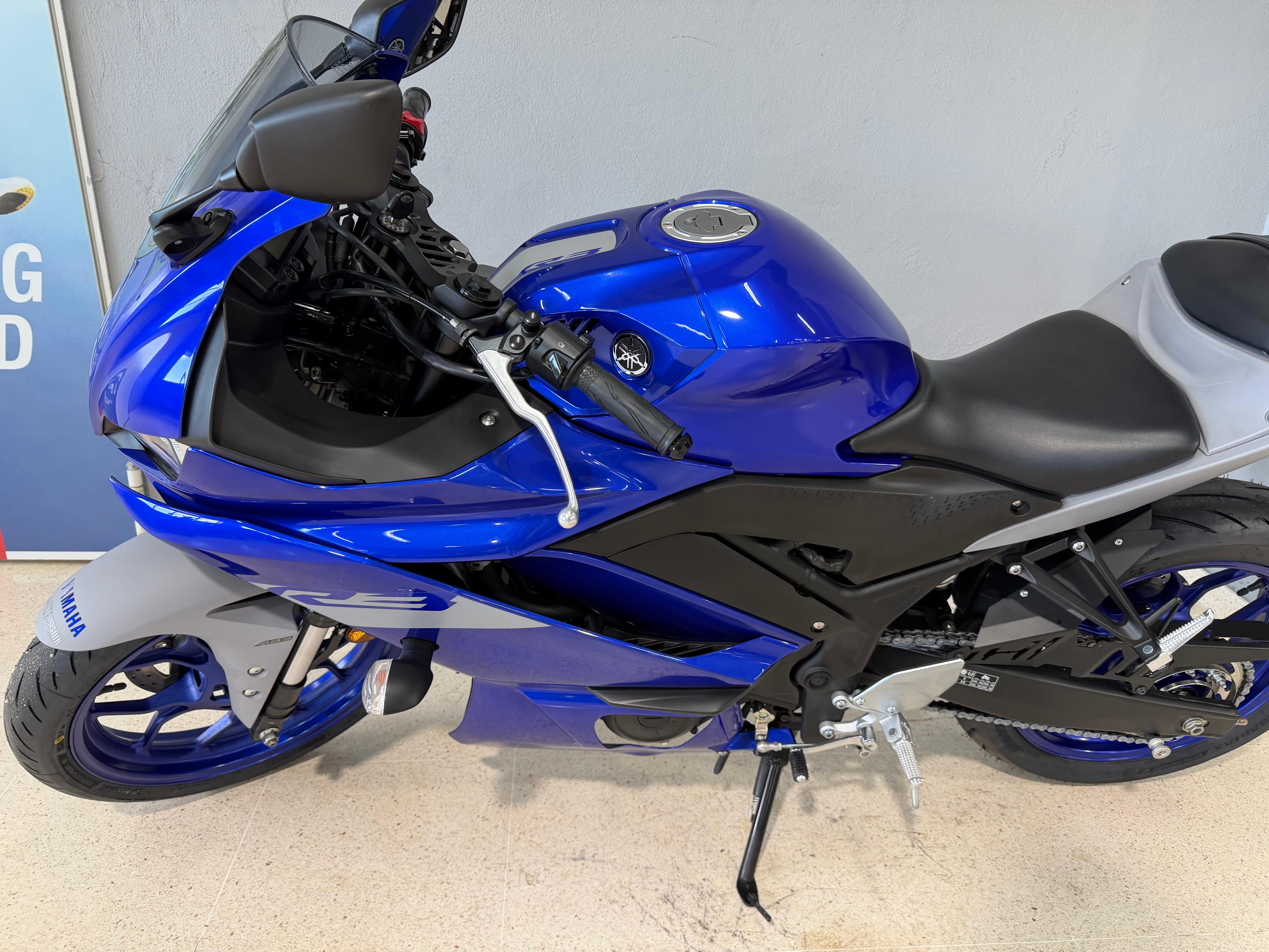 Foto 5 de YAMAHA YZF R3 Imagen de YAMAHA YZF R3