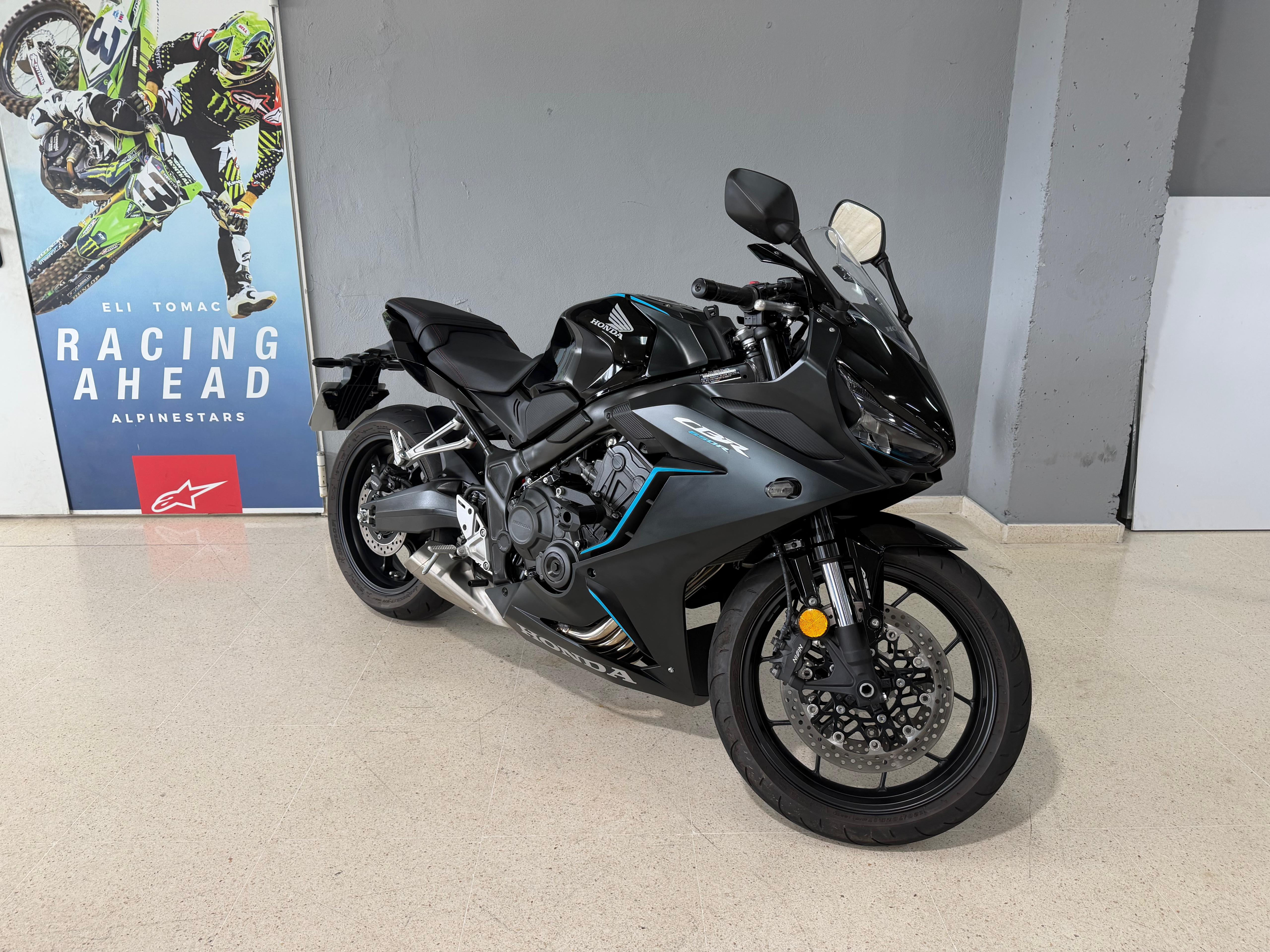 Imagen de HONDA CBR650R 2023 (CBR650RAP) - NEGRA MATE