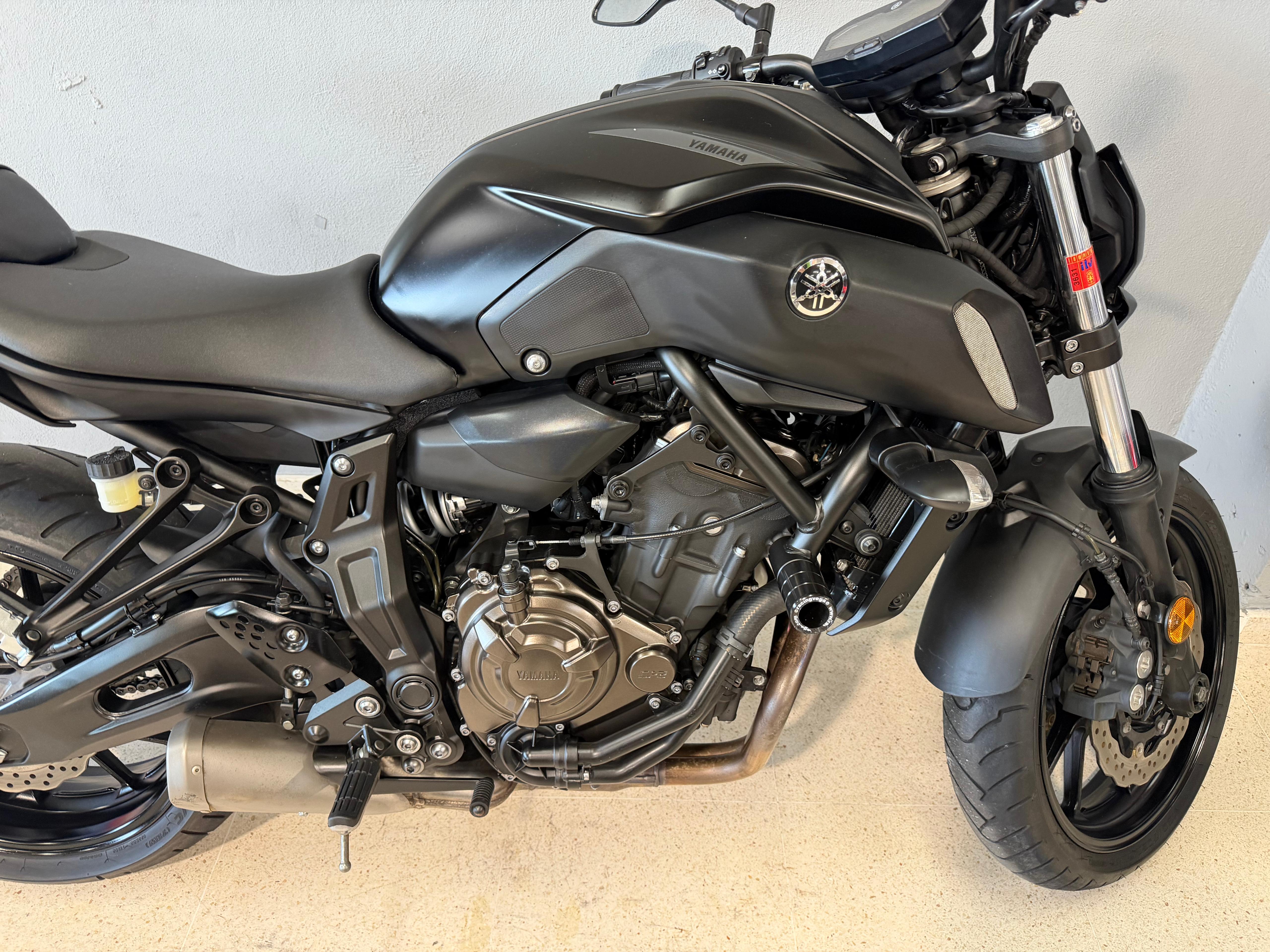 Foto 2 de YAMAHA MT-07 Imagen de YAMAHA MT-07