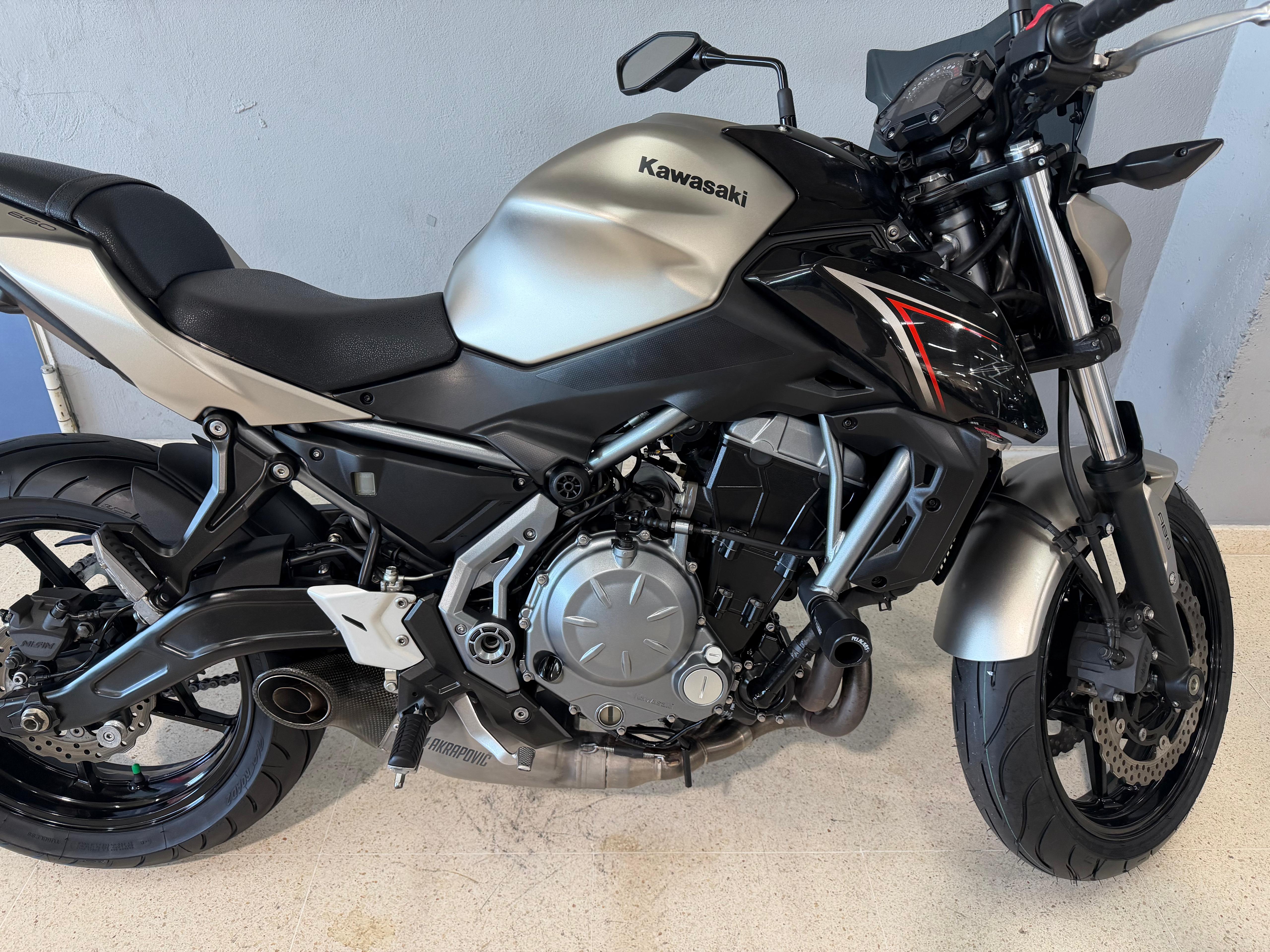 Foto 2 de KAWASAKI Z 650 ABS Imagen de KAWASAKI Z 650 ABS