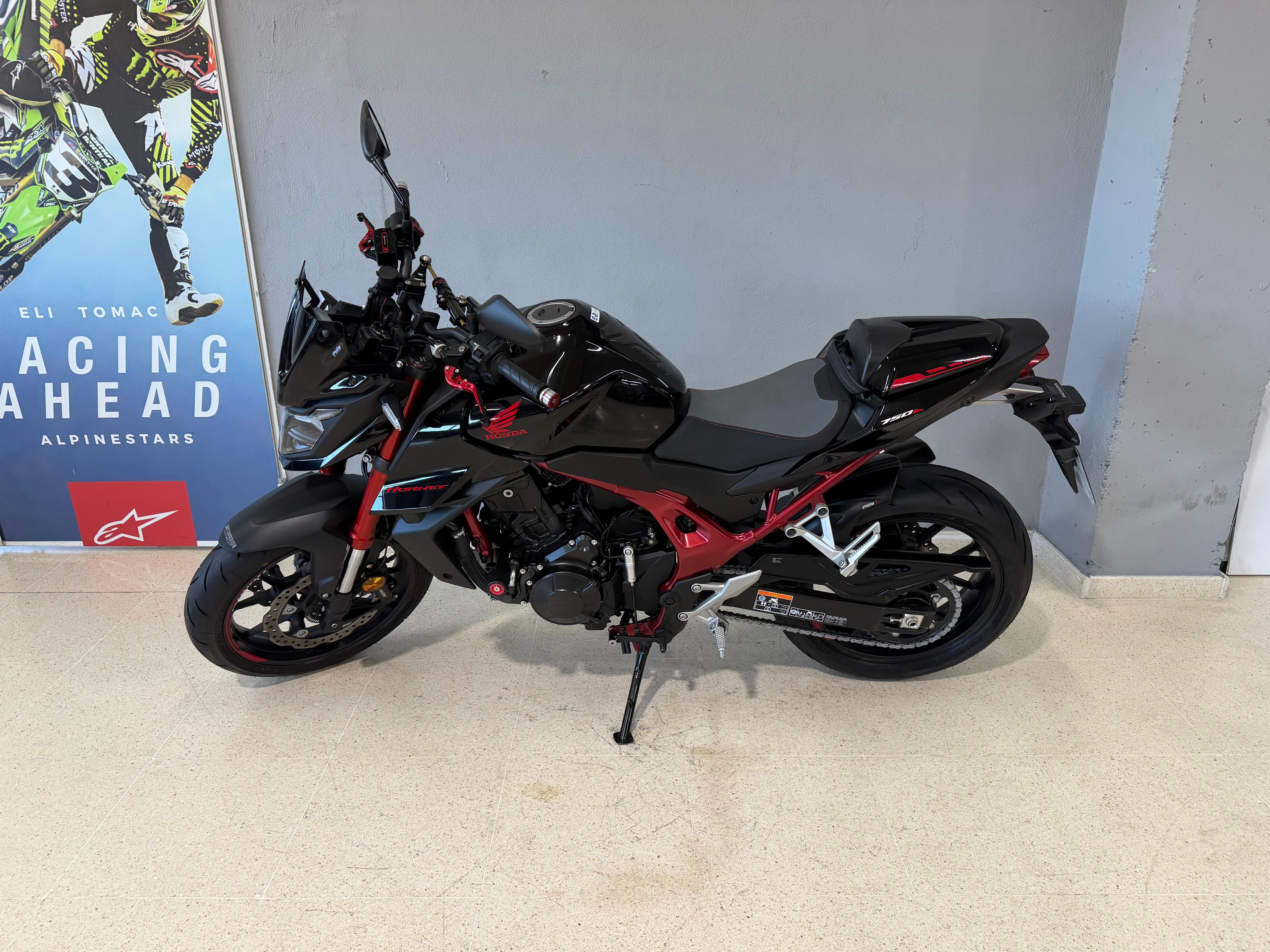 Foto 4 de HONDA HORNET 750 Imagen de HONDA HORNET 750