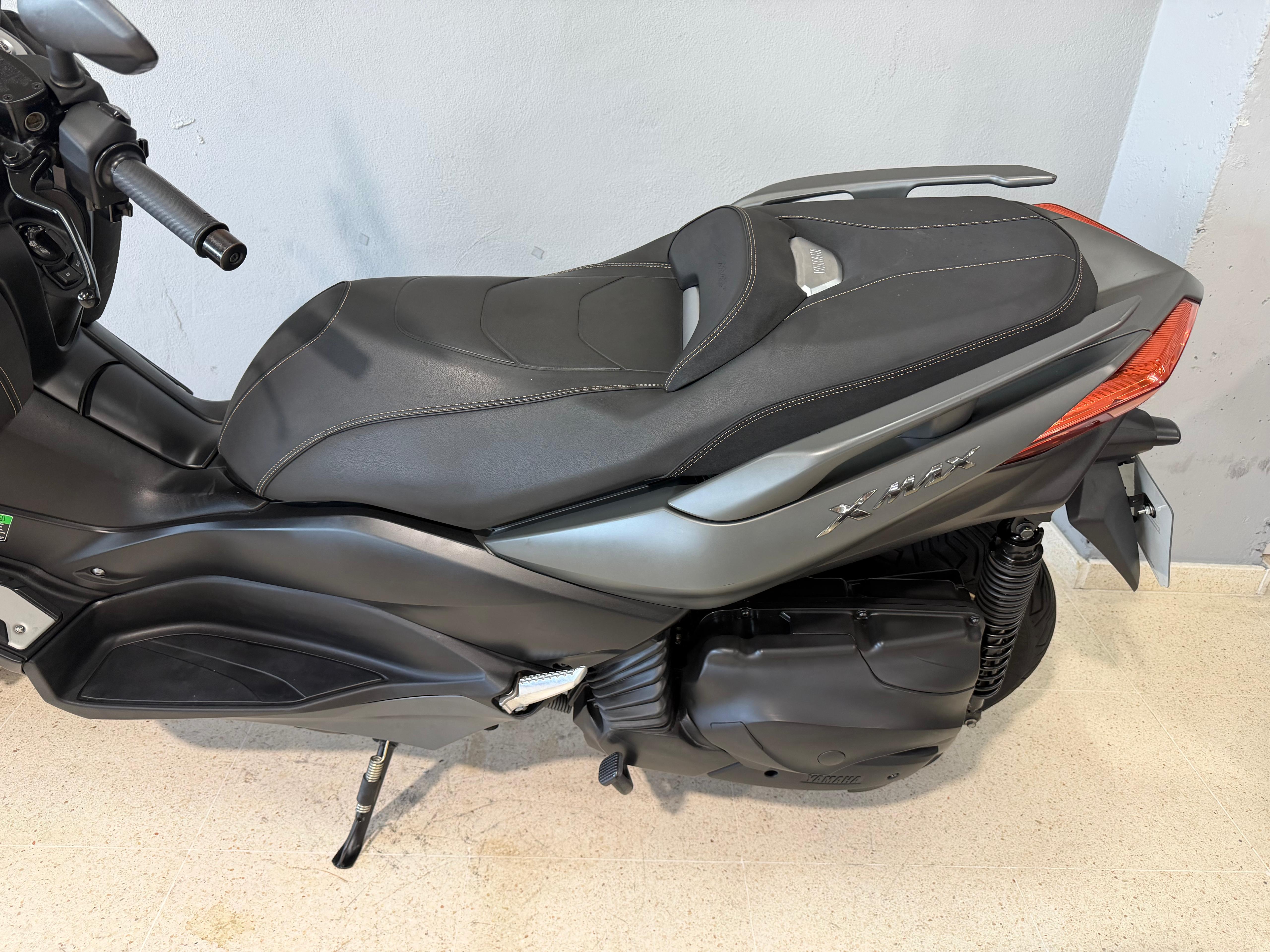 Foto 6 de YAMAHA XMAX 400 TECH MAX Imagen de YAMAHA XMAX 400 TECH MAX