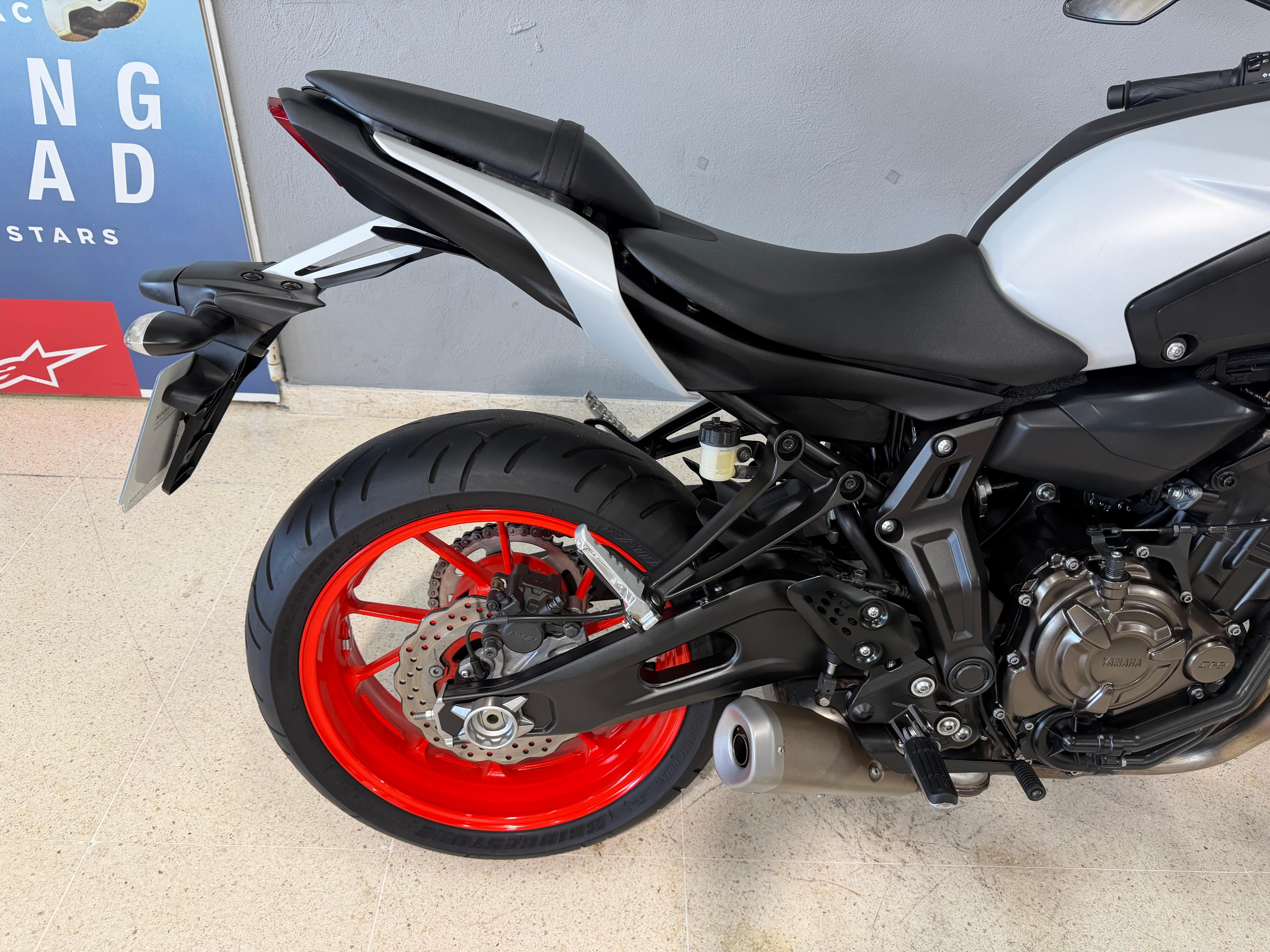 Foto 1 de YAMAHA MT-07 Imagen de YAMAHA MT-07