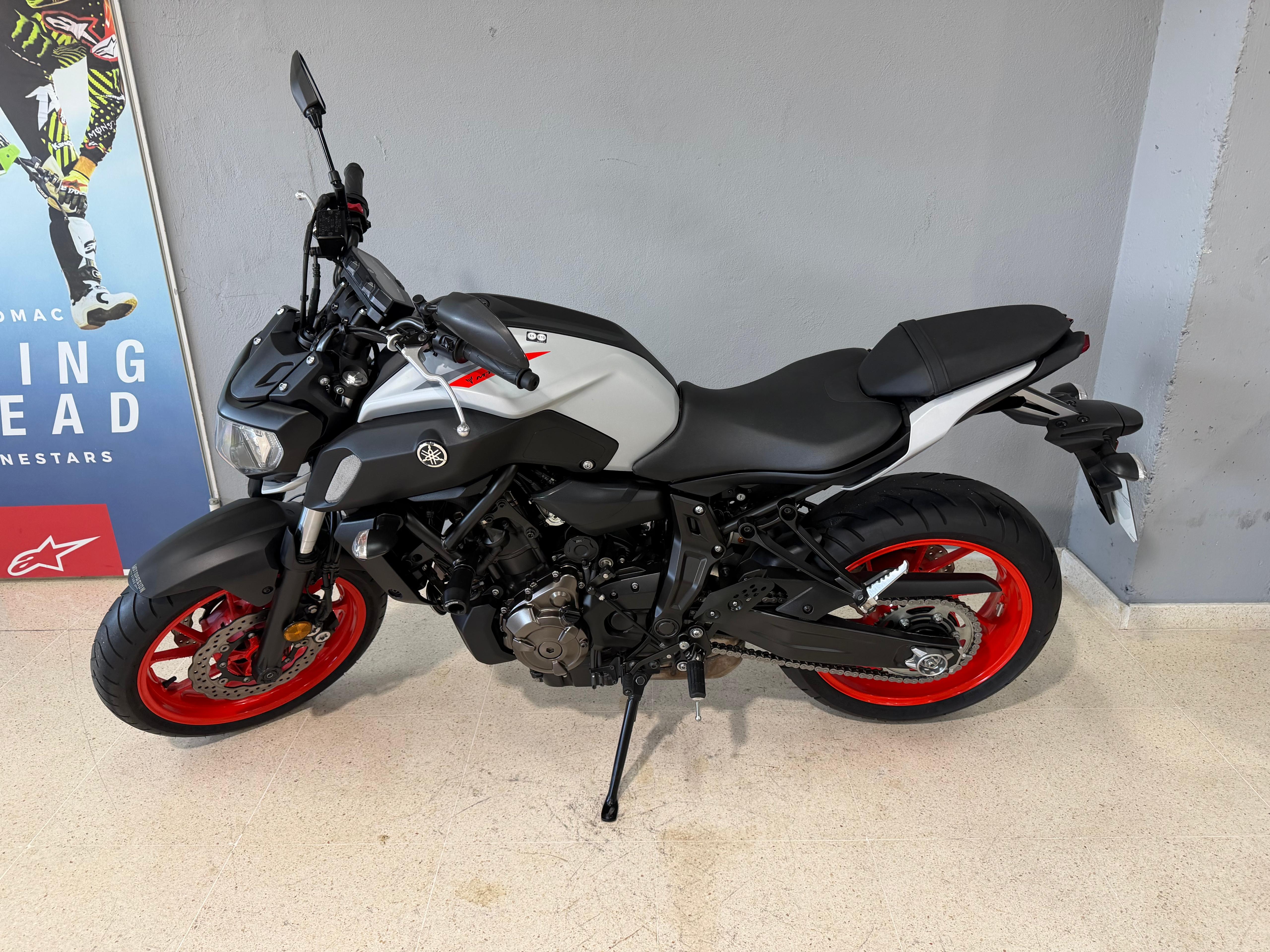 Foto 4 de YAMAHA MT-07 Imagen de YAMAHA MT-07