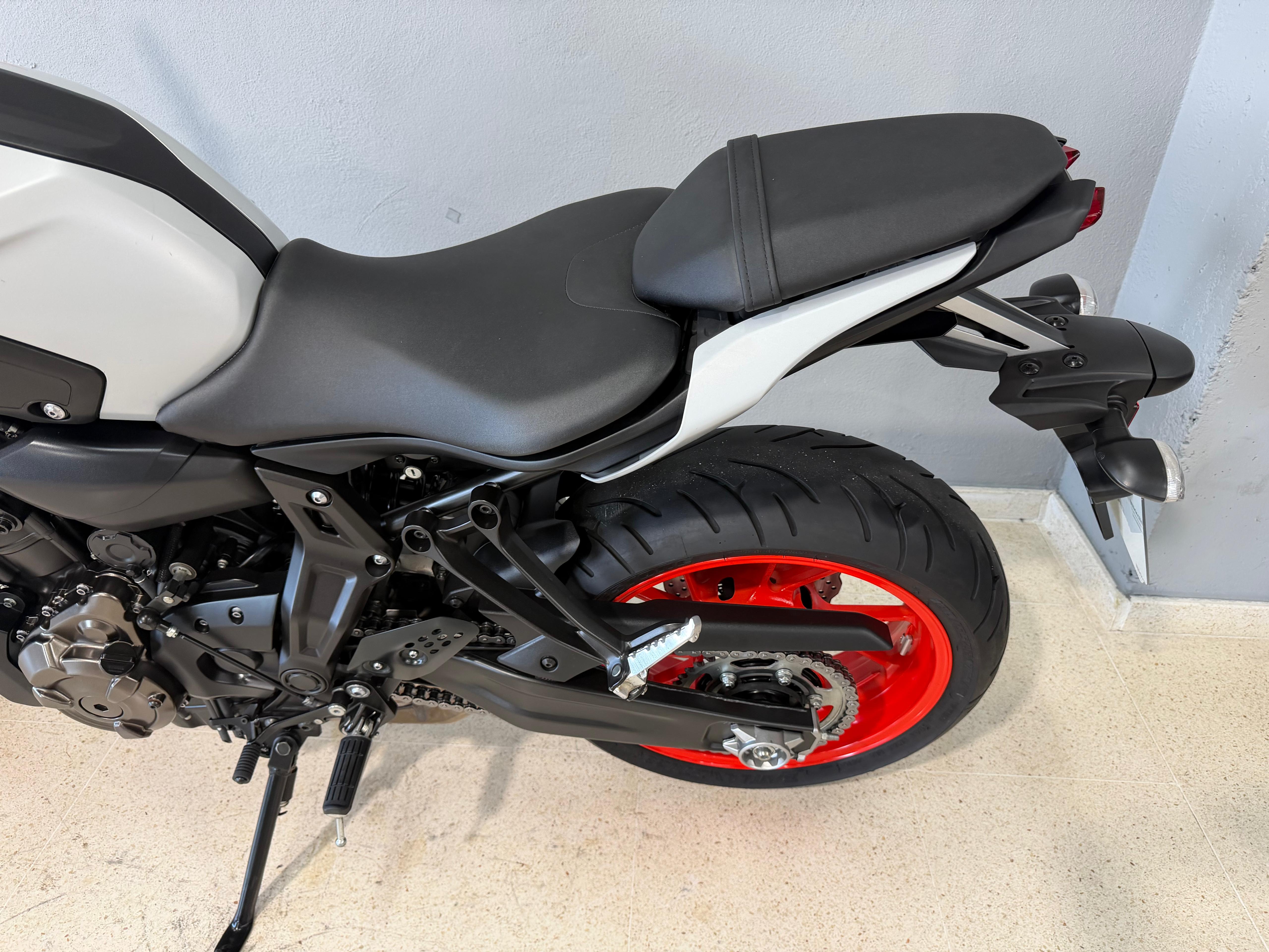 Foto 6 de YAMAHA MT-07 Imagen de YAMAHA MT-07