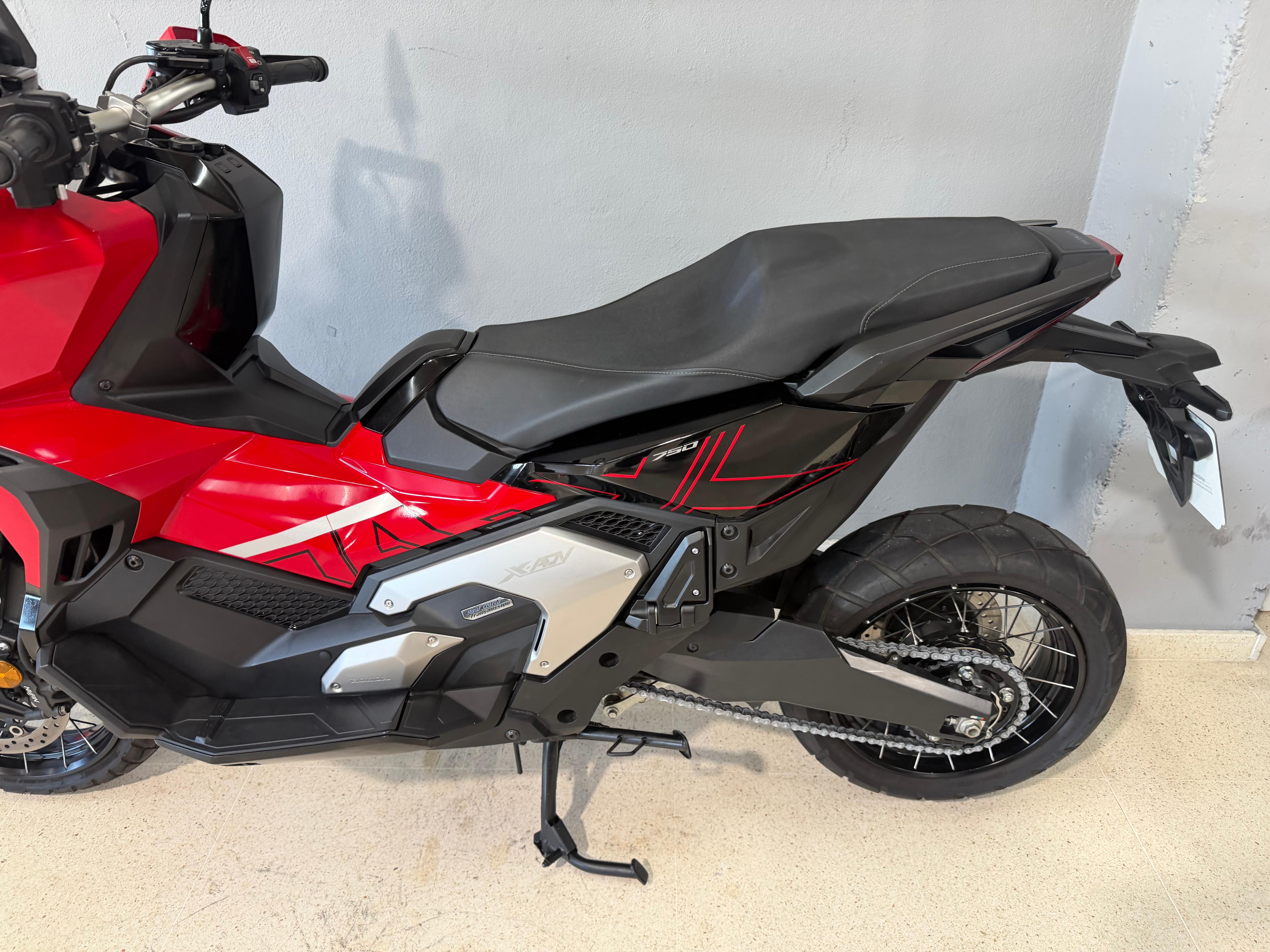 Imagen de HONDA X-ADV 750 - 2024 - (ADV750R) - ROJO