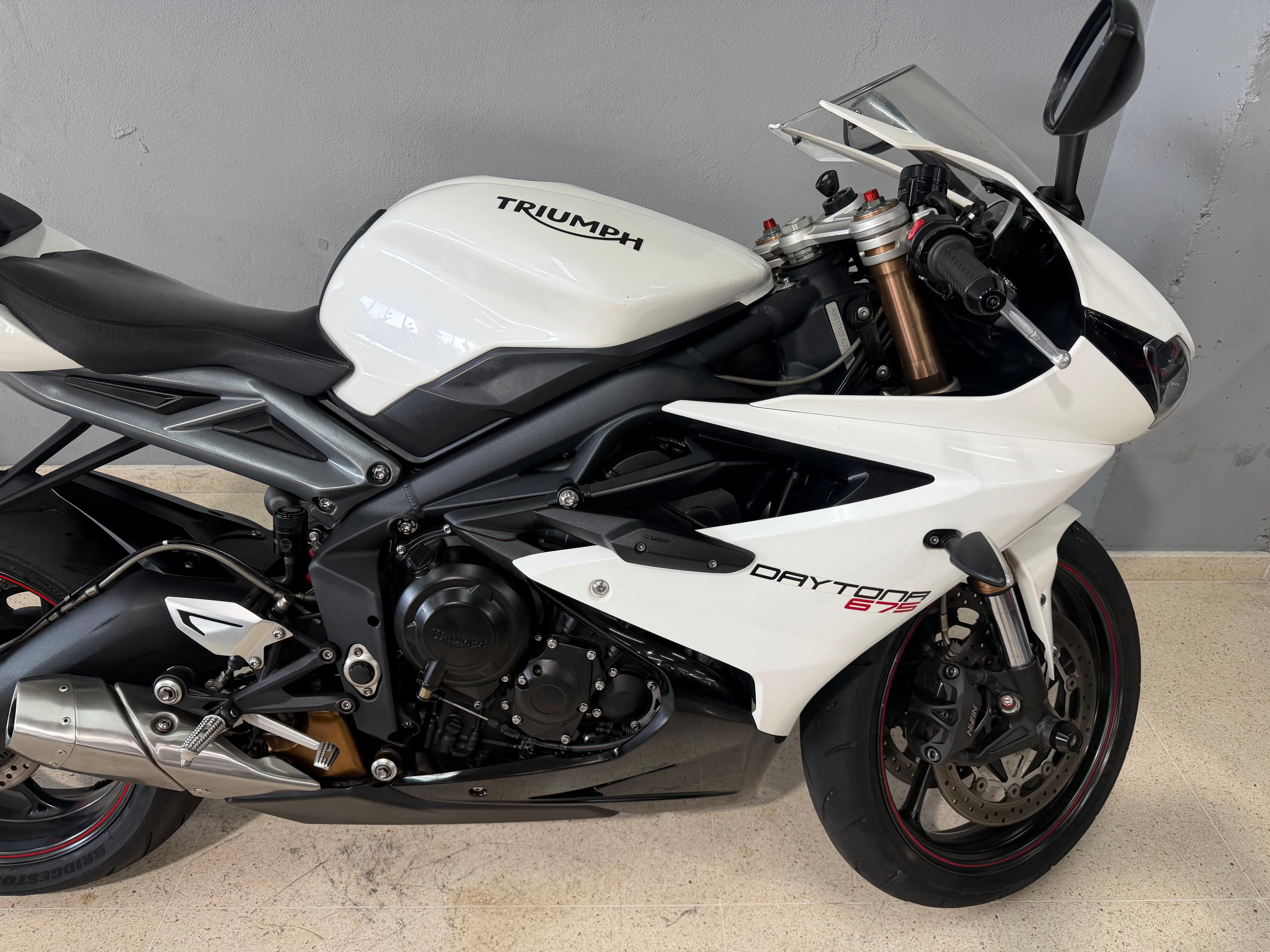 Imagen de TRIUMPH DAYTONA 675