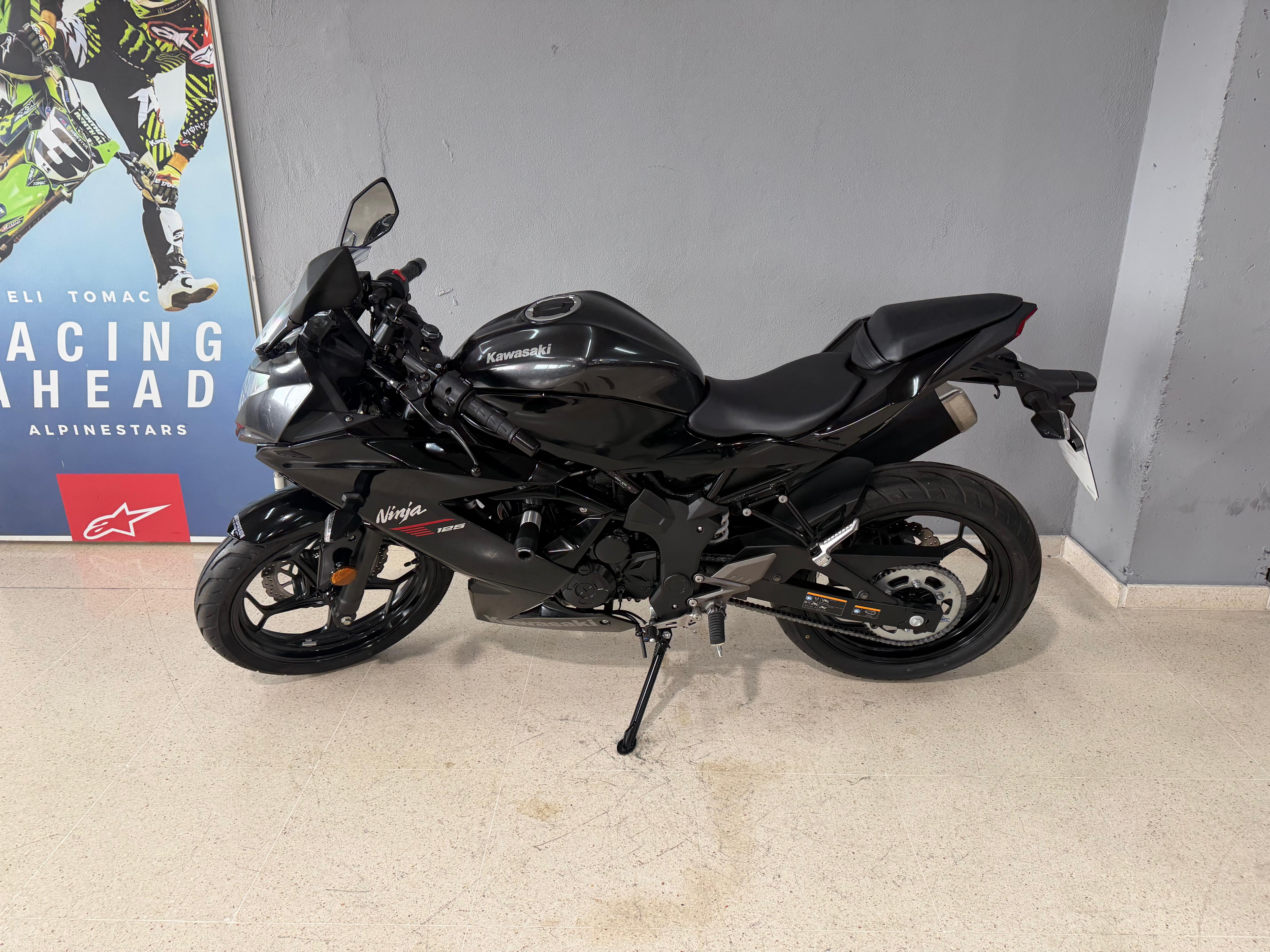 Foto 4 de KAWASAKI NINJA 125 Imagen de KAWASAKI NINJA 125