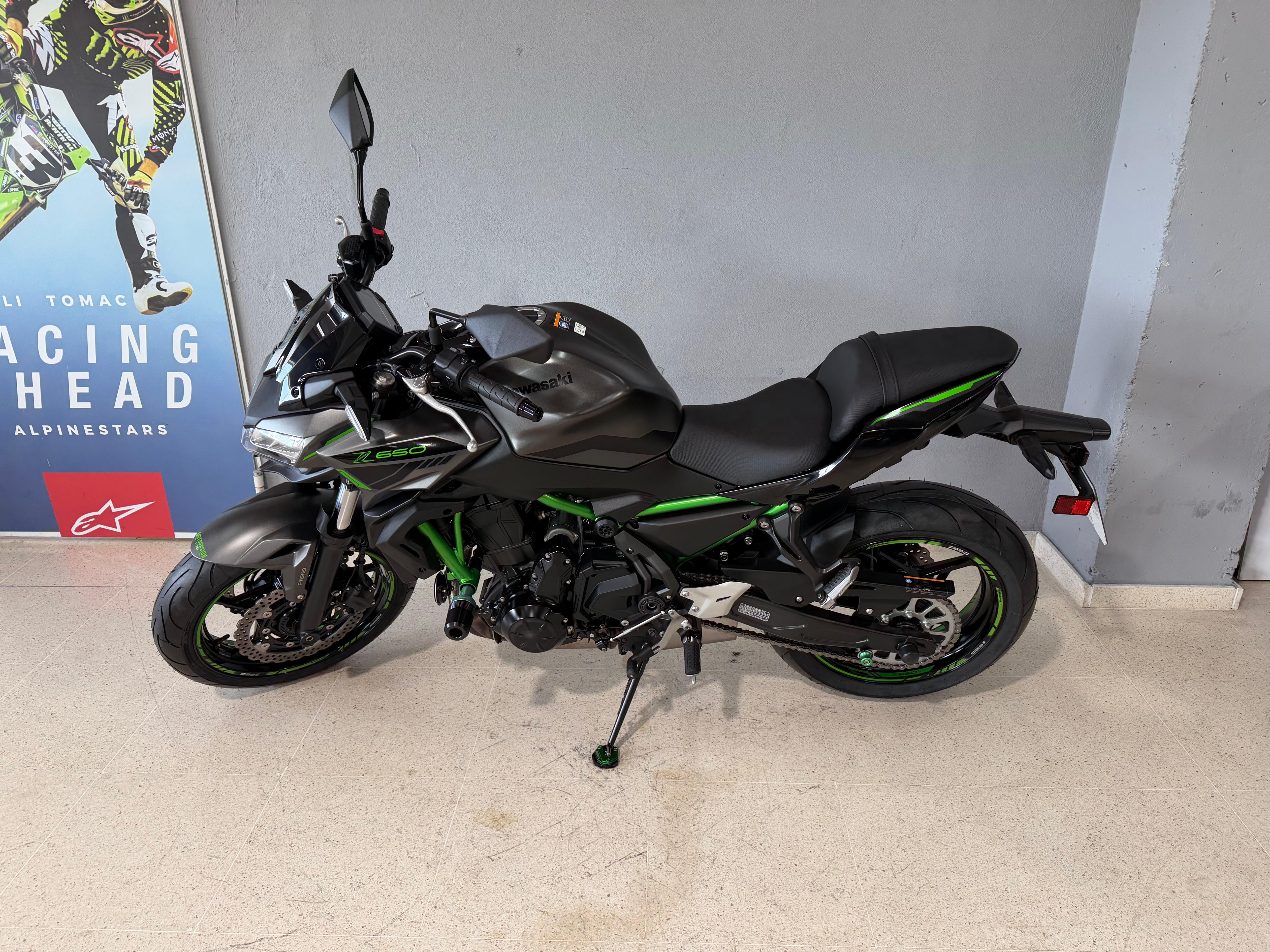 Foto 4 de KAWASAKI Z 650 Imagen de KAWASAKI Z 650