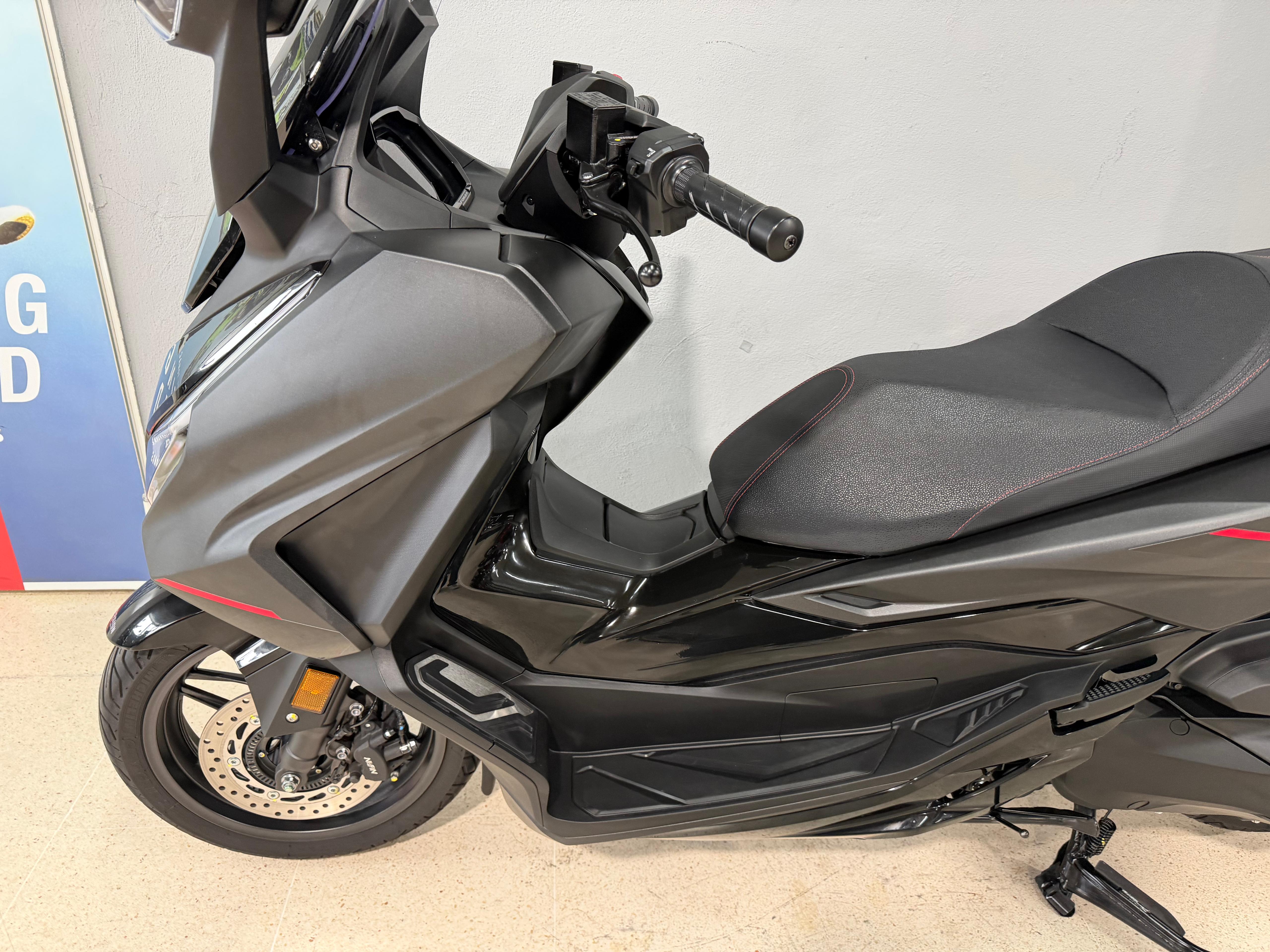 Foto 5 de HONDA FORZA 350 2025 - (NSS350ASS) - NEGRA MATE Imagen de HONDA FORZA 350 2025 - (NSS350ASS) - NEGRA MATE