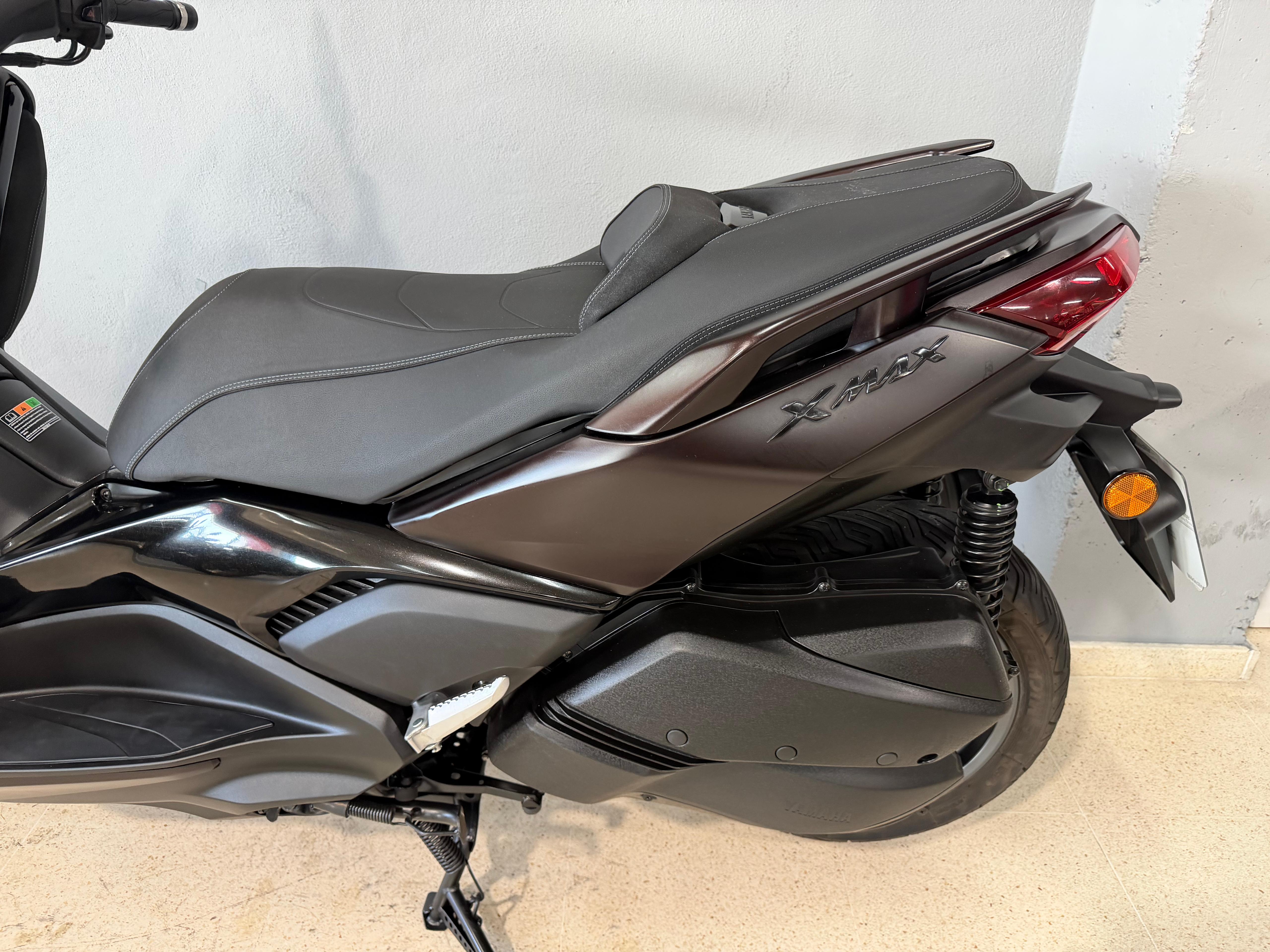 Foto 6 de YAMAHA XMAX 300 TECH MAX - NEGRO Imagen de YAMAHA XMAX 300 TECH MAX - NEGRO