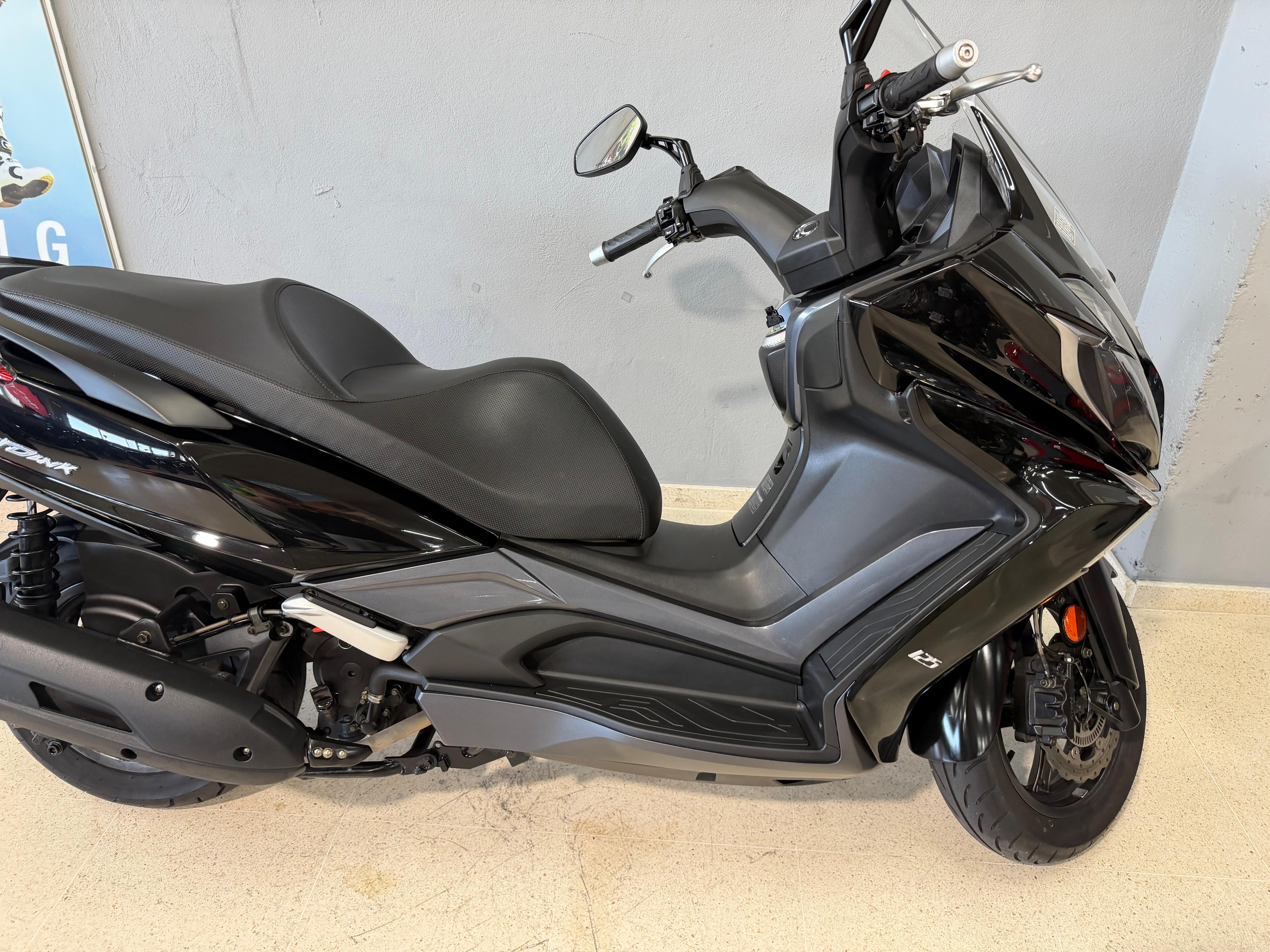 Foto 2 de KYMCO SUPER DINK 125 ABS Imagen de KYMCO SUPER DINK 125 ABS