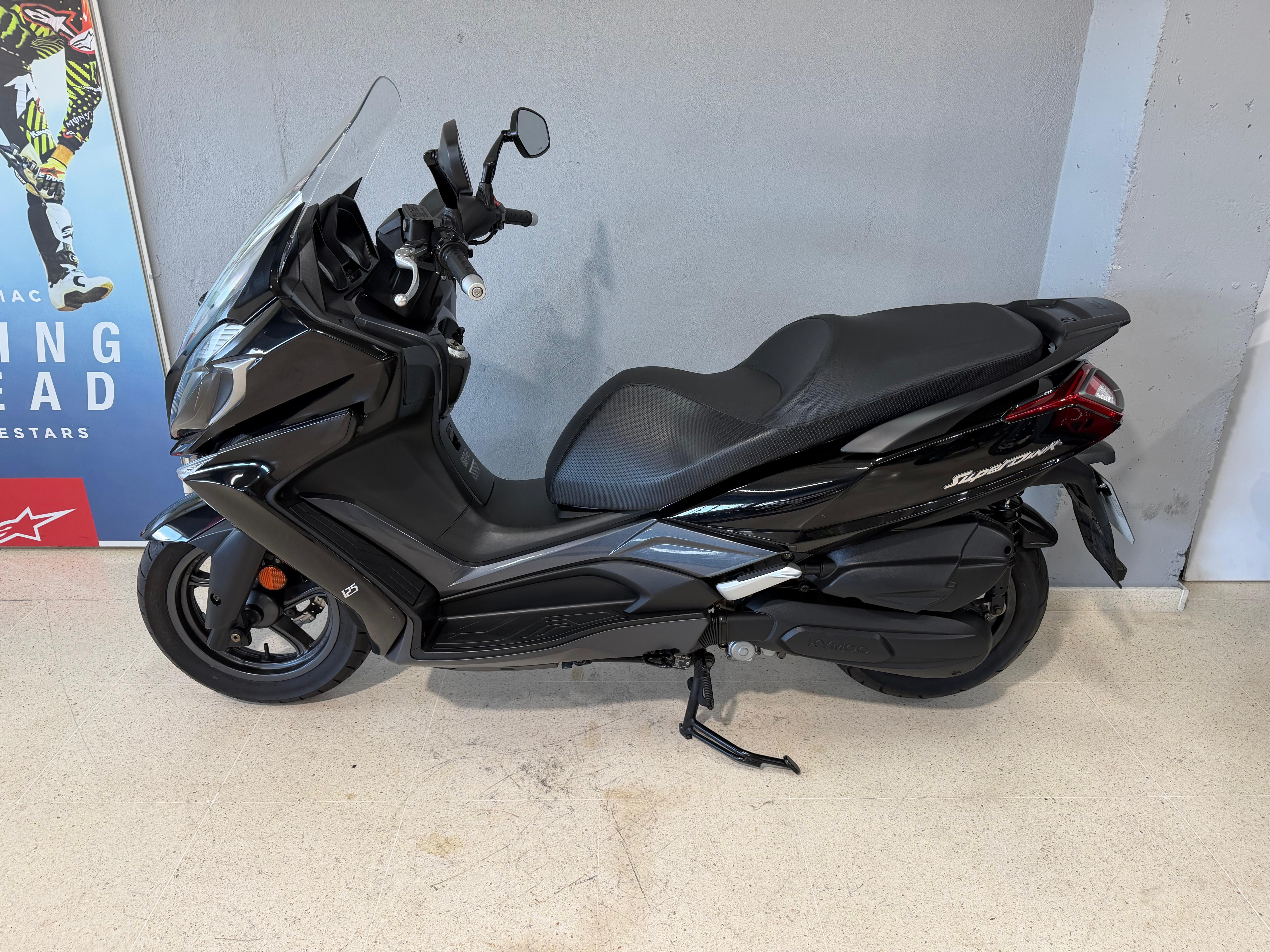 Foto 4 de KYMCO SUPER DINK 125 ABS Imagen de KYMCO SUPER DINK 125 ABS