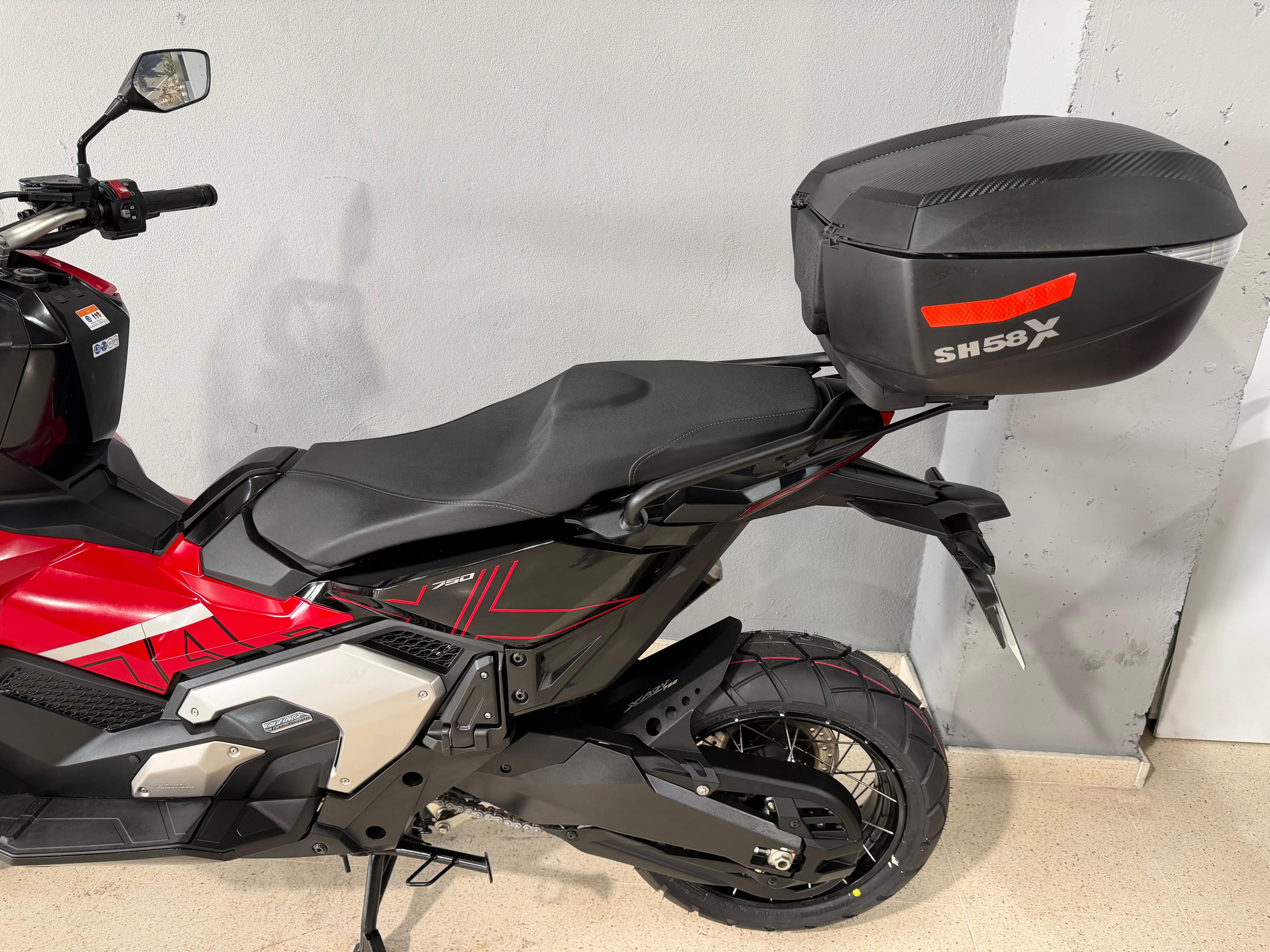 Foto 6 de HONDA X-ADV 750 SPECIAL EDITION Imagen de HONDA X-ADV 750 SPECIAL EDITION