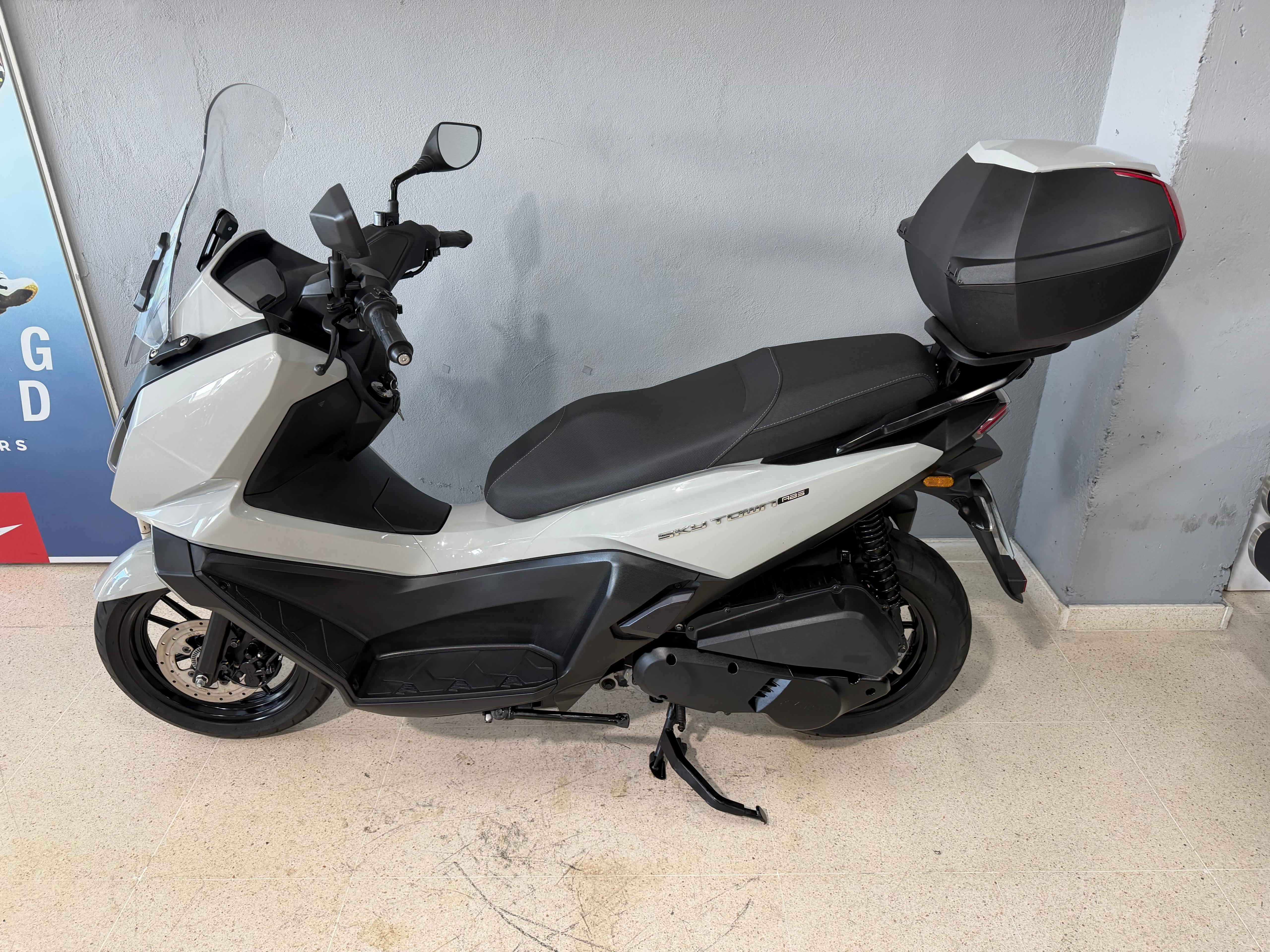 Foto 4 de KYMCO SKYTOWN 125 Imagen de KYMCO SKYTOWN 125
