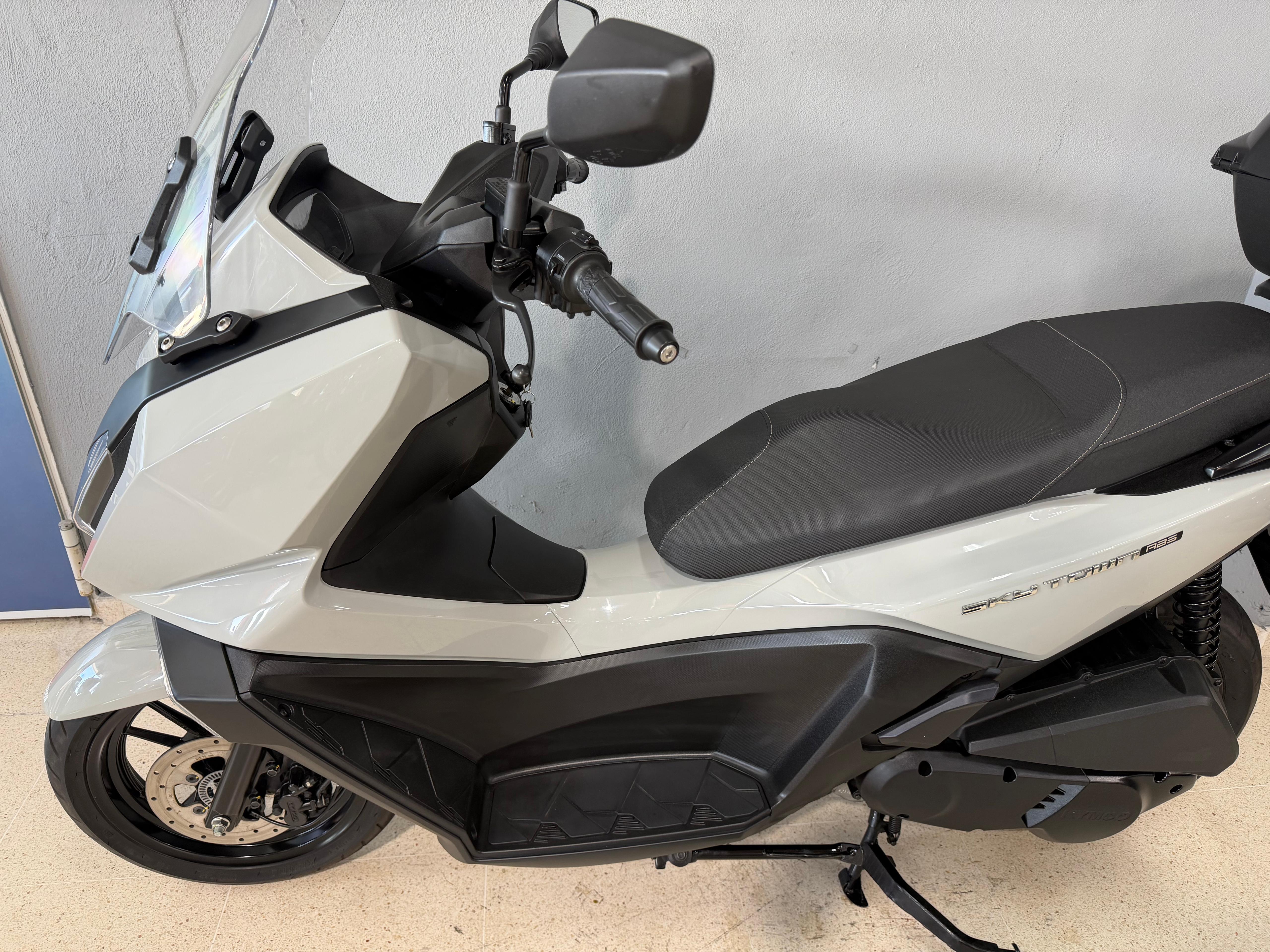 Foto 5 de KYMCO SKYTOWN 125 Imagen de KYMCO SKYTOWN 125