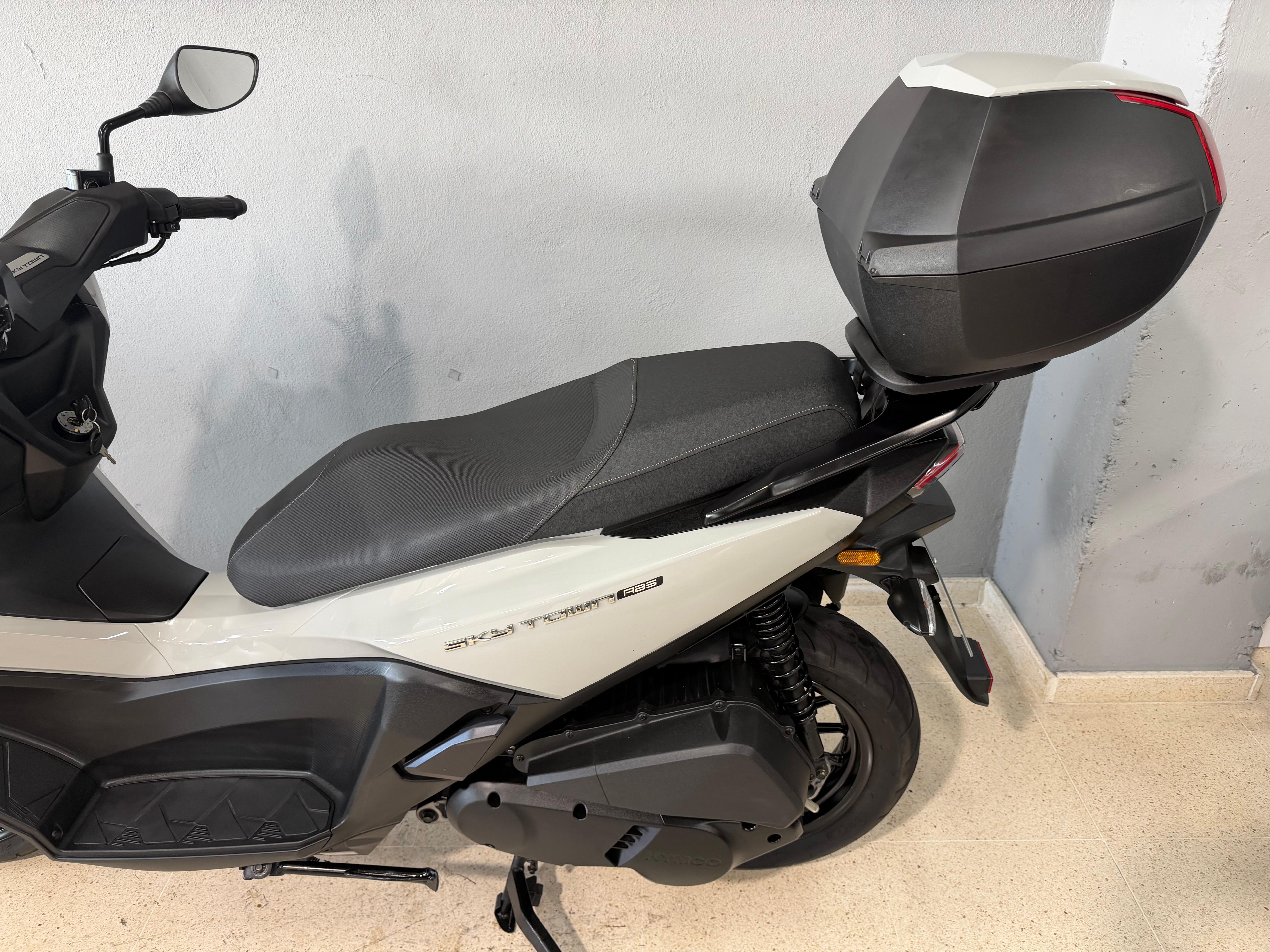 Foto 6 de KYMCO SKYTOWN 125 Imagen de KYMCO SKYTOWN 125