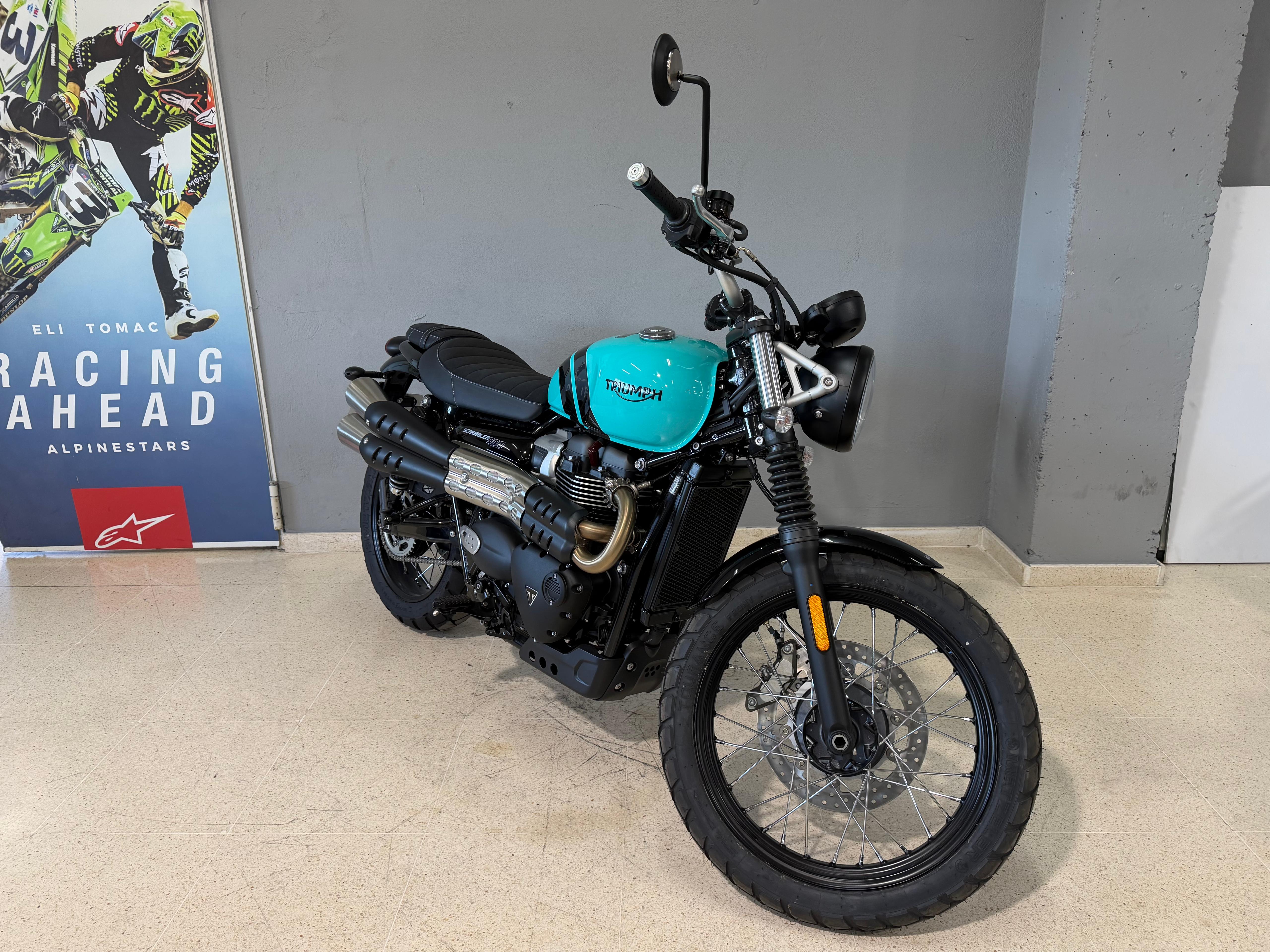 Foto 3 de TRIUMPH STREET SCRAMBLER 25 - KINGFISHER BLUE Imagen de TRIUMPH STREET SCRAMBLER 25 - KINGFISHER BLUE