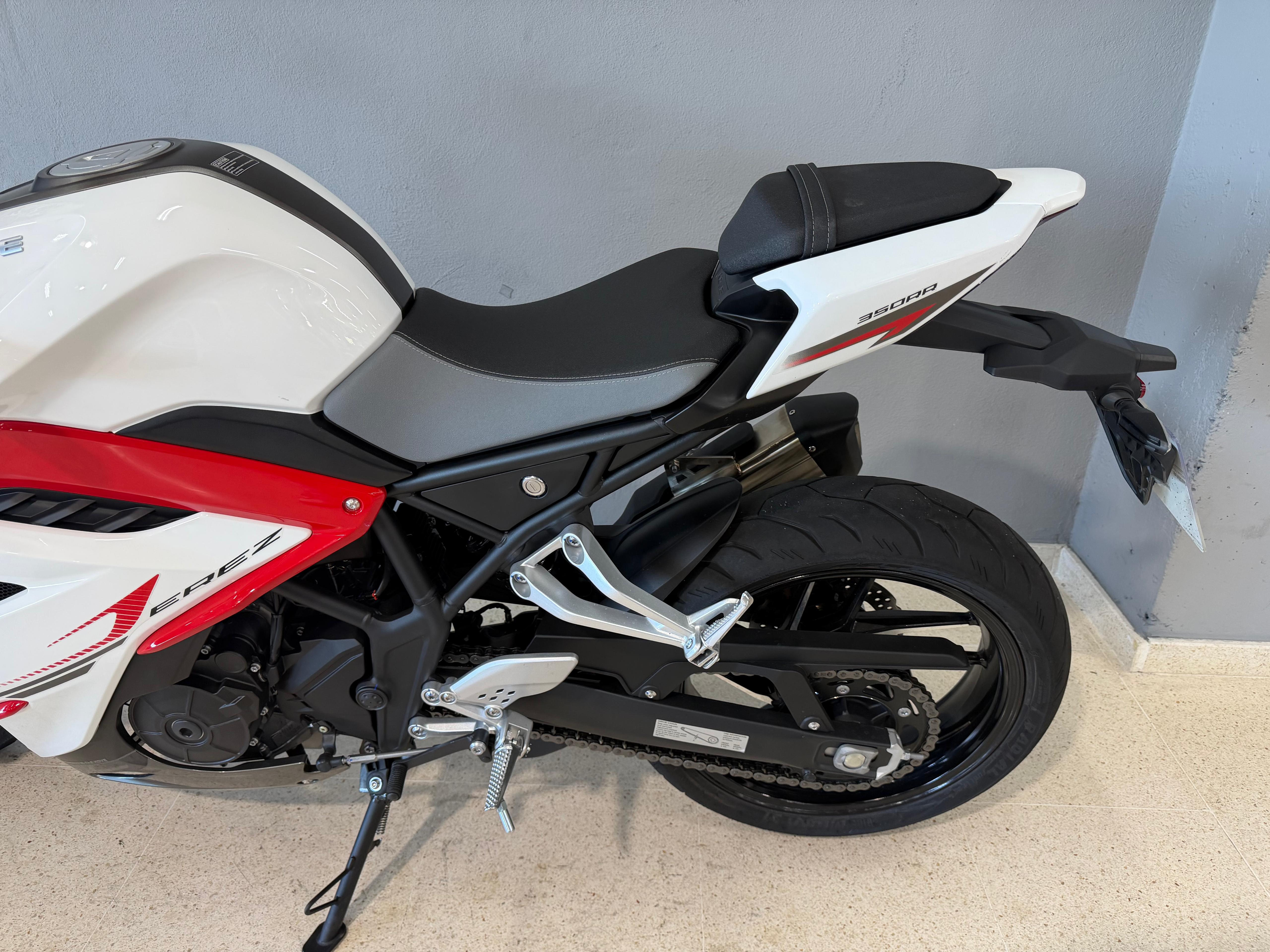 Foto 6 de KOVE 350 RR - BLANCO Imagen de KOVE 350 RR - BLANCO