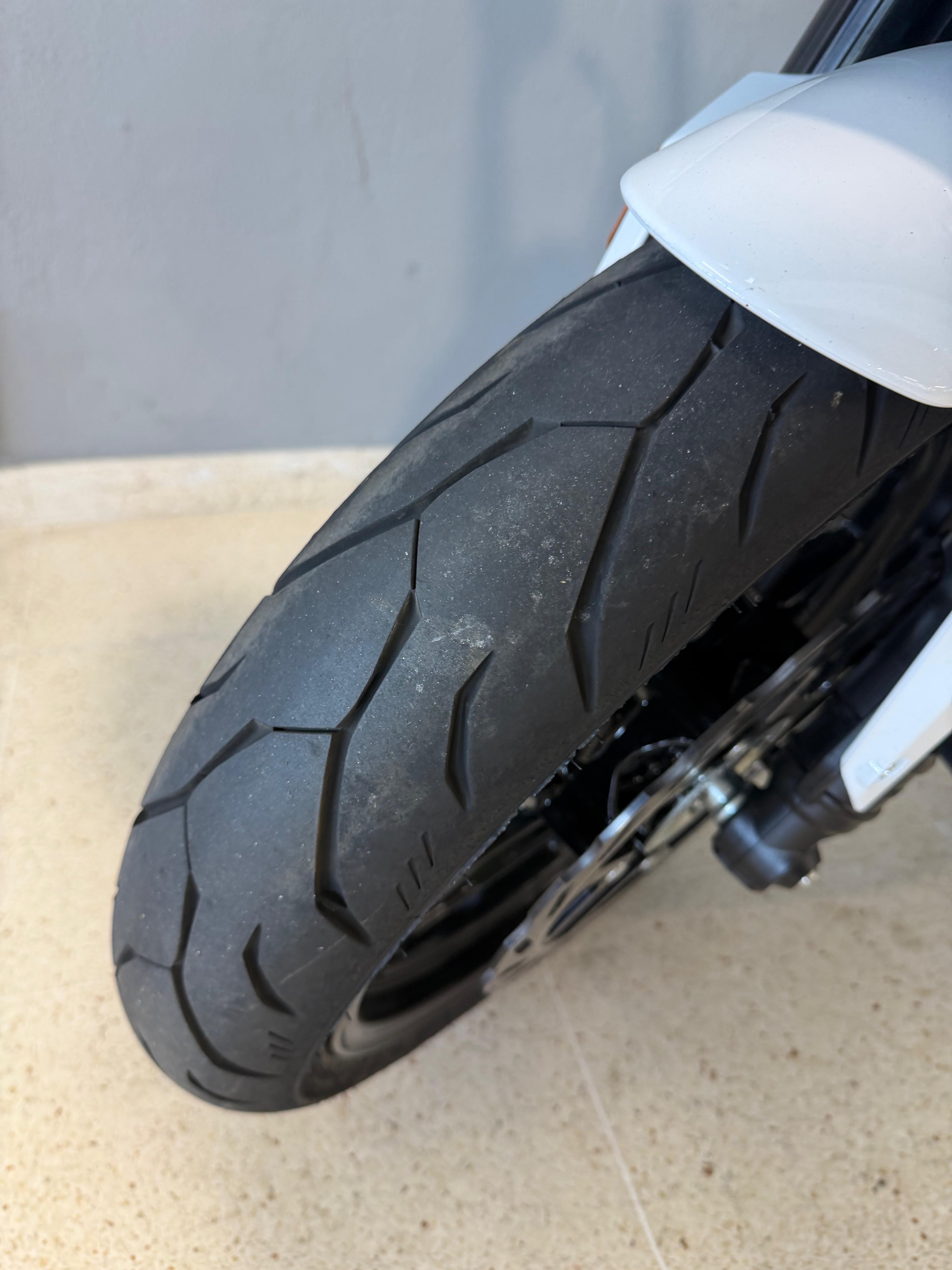 Foto 7 de KOVE 350 RR - BLANCO Imagen de KOVE 350 RR - BLANCO