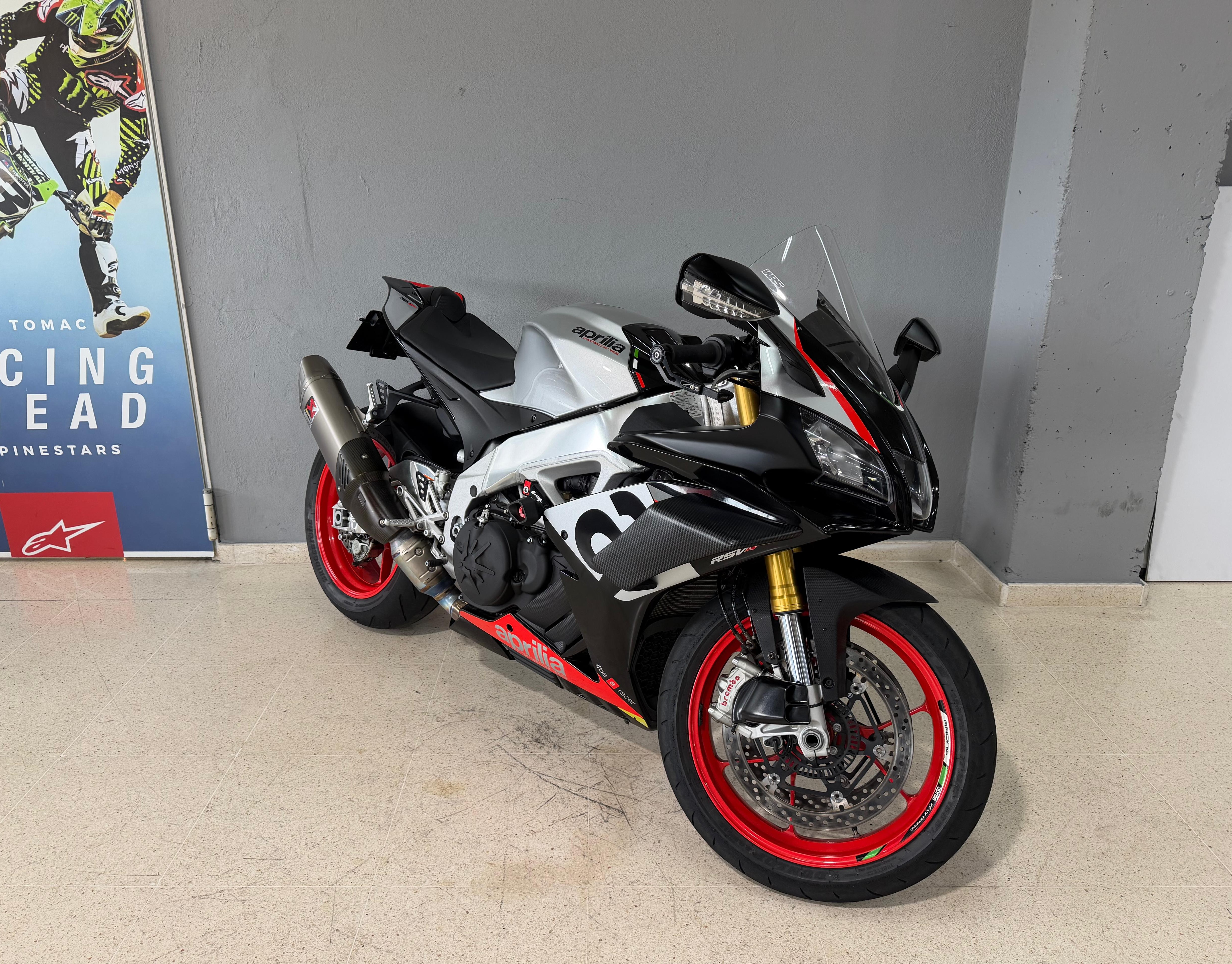 Imagen de APRILIA RSV4