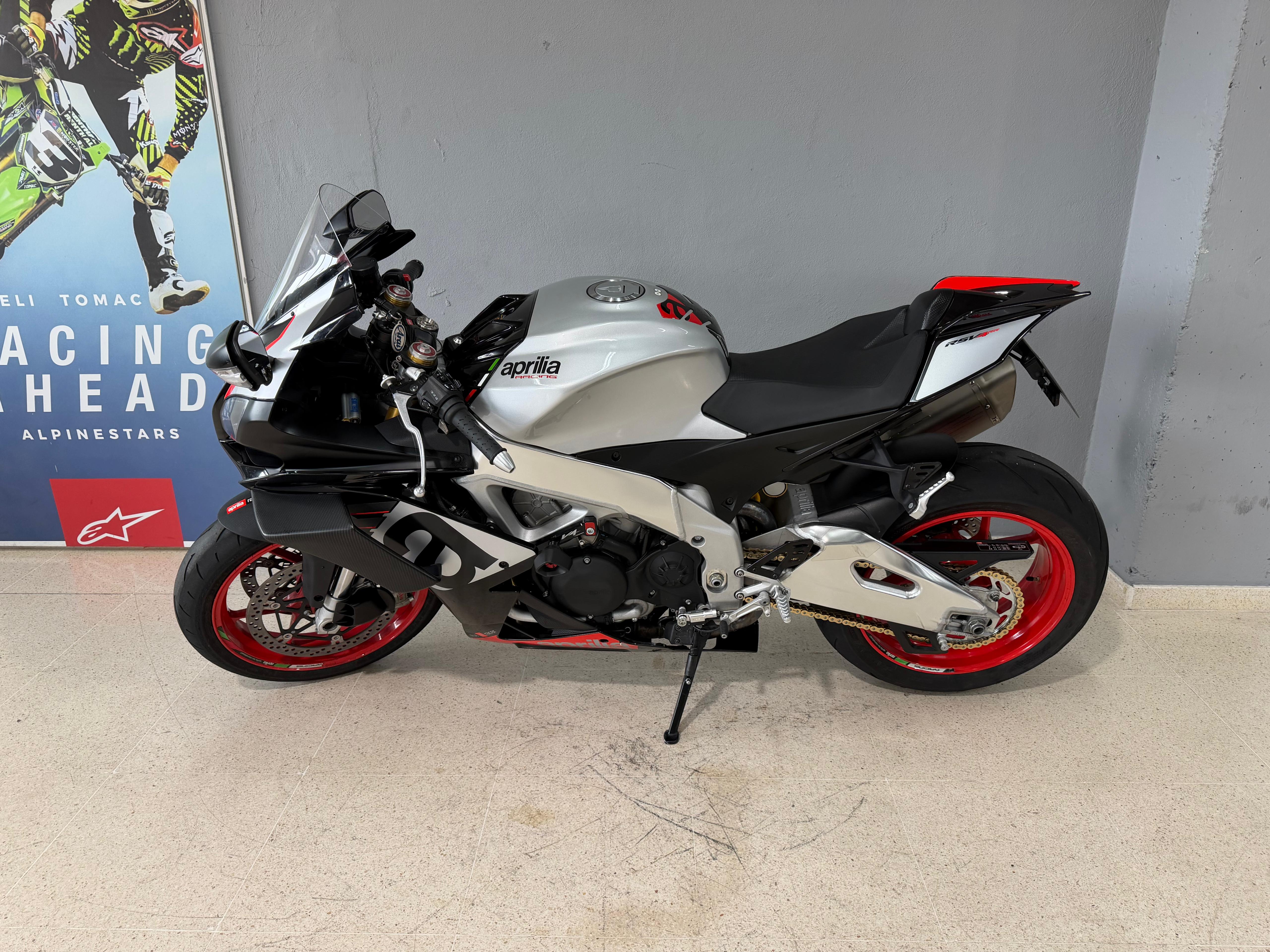 Imagen de APRILIA RSV4