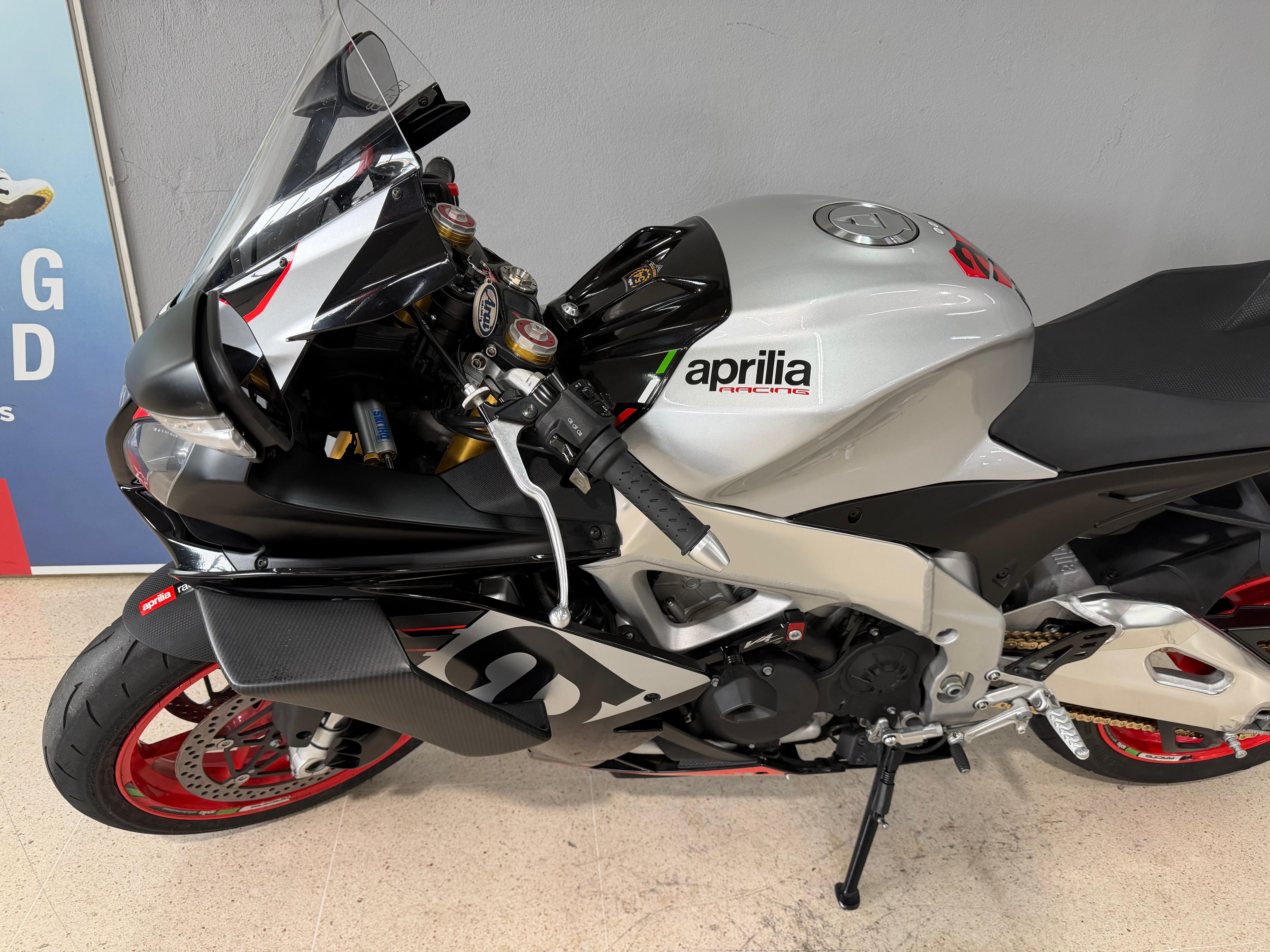 Imagen de APRILIA RSV4