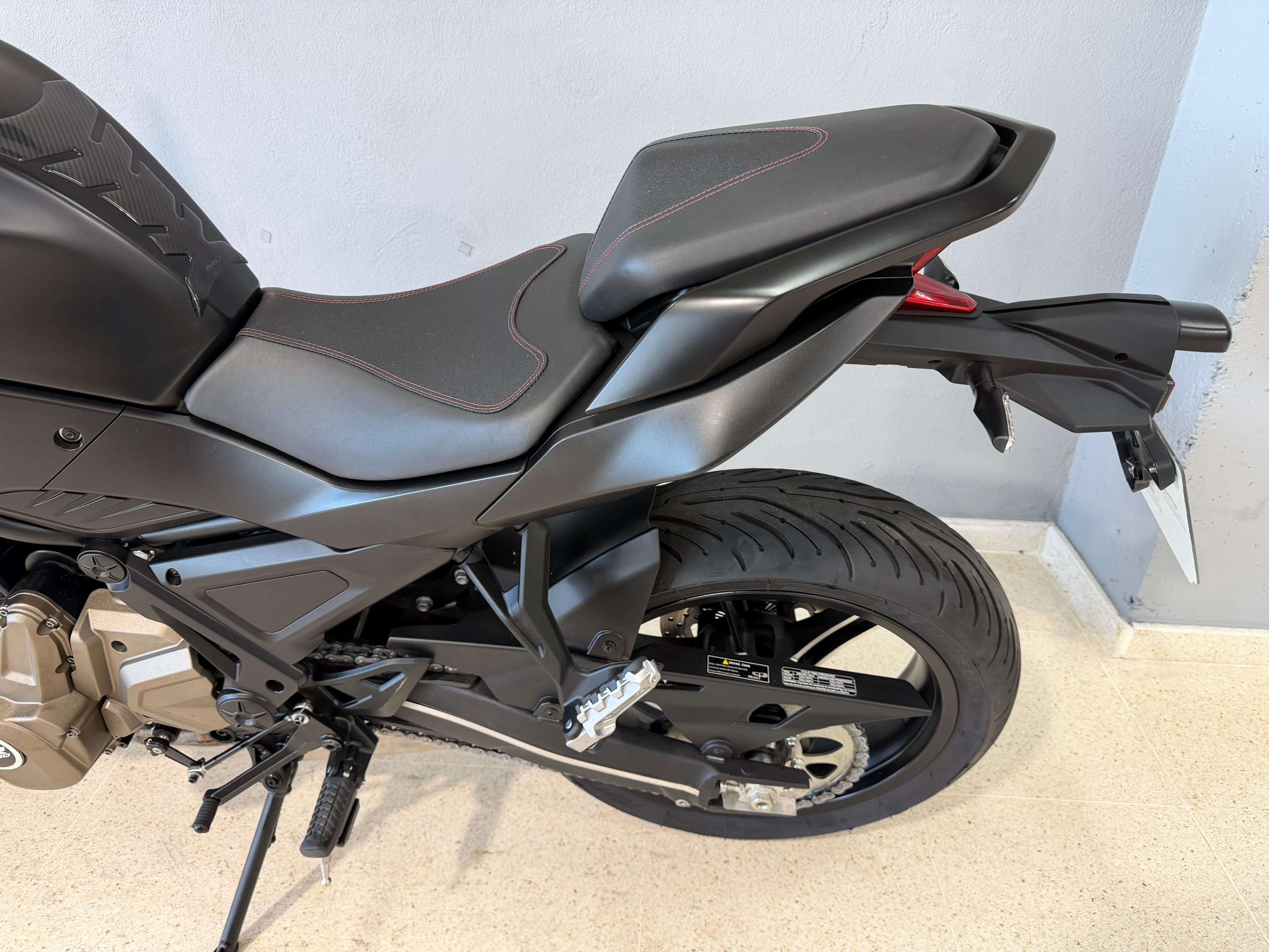 Foto 6 de QJMOTOR SRK 700 Imagen de QJMOTOR SRK 700