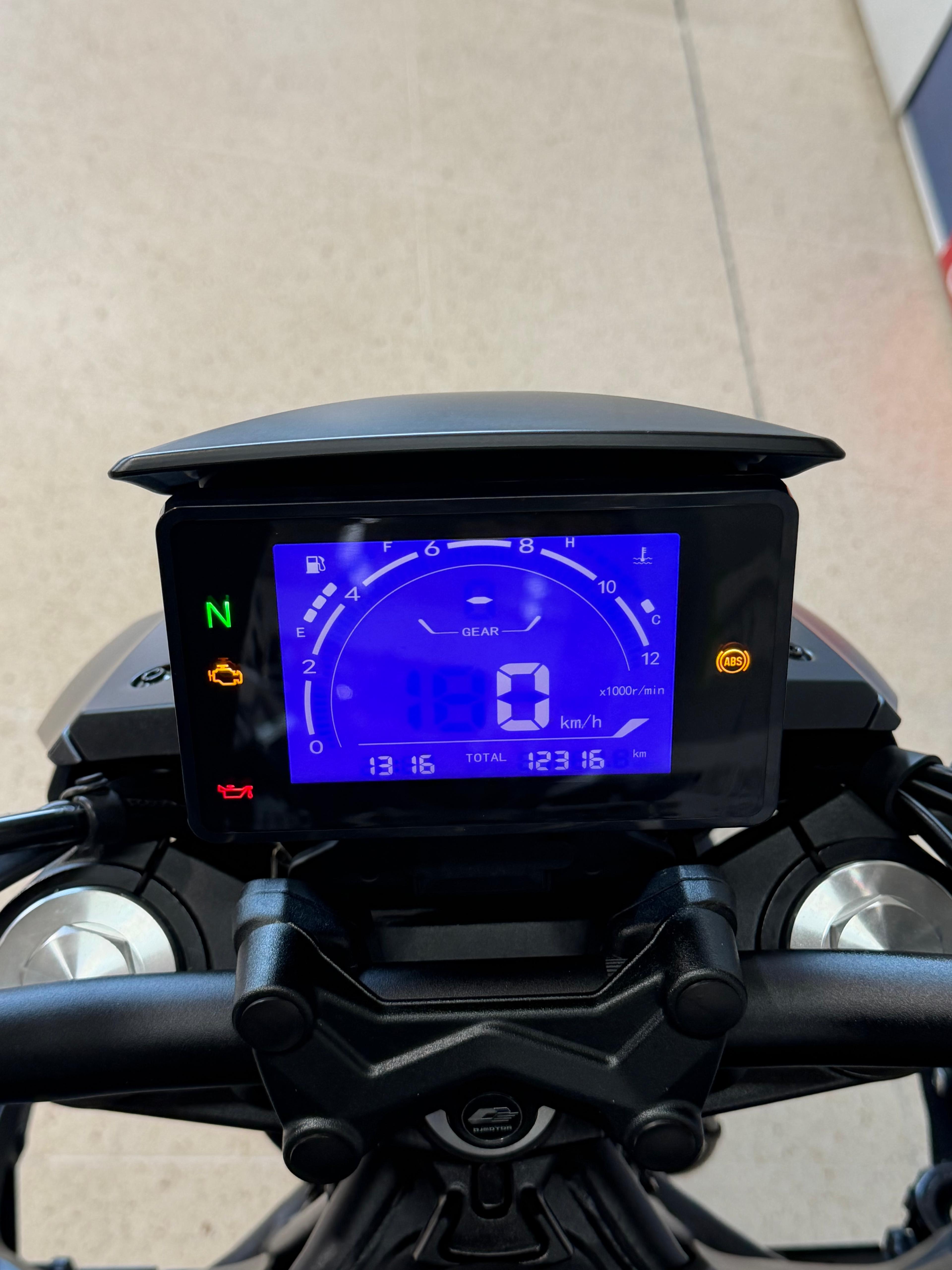 Imagen de QJMOTOR SRK 700