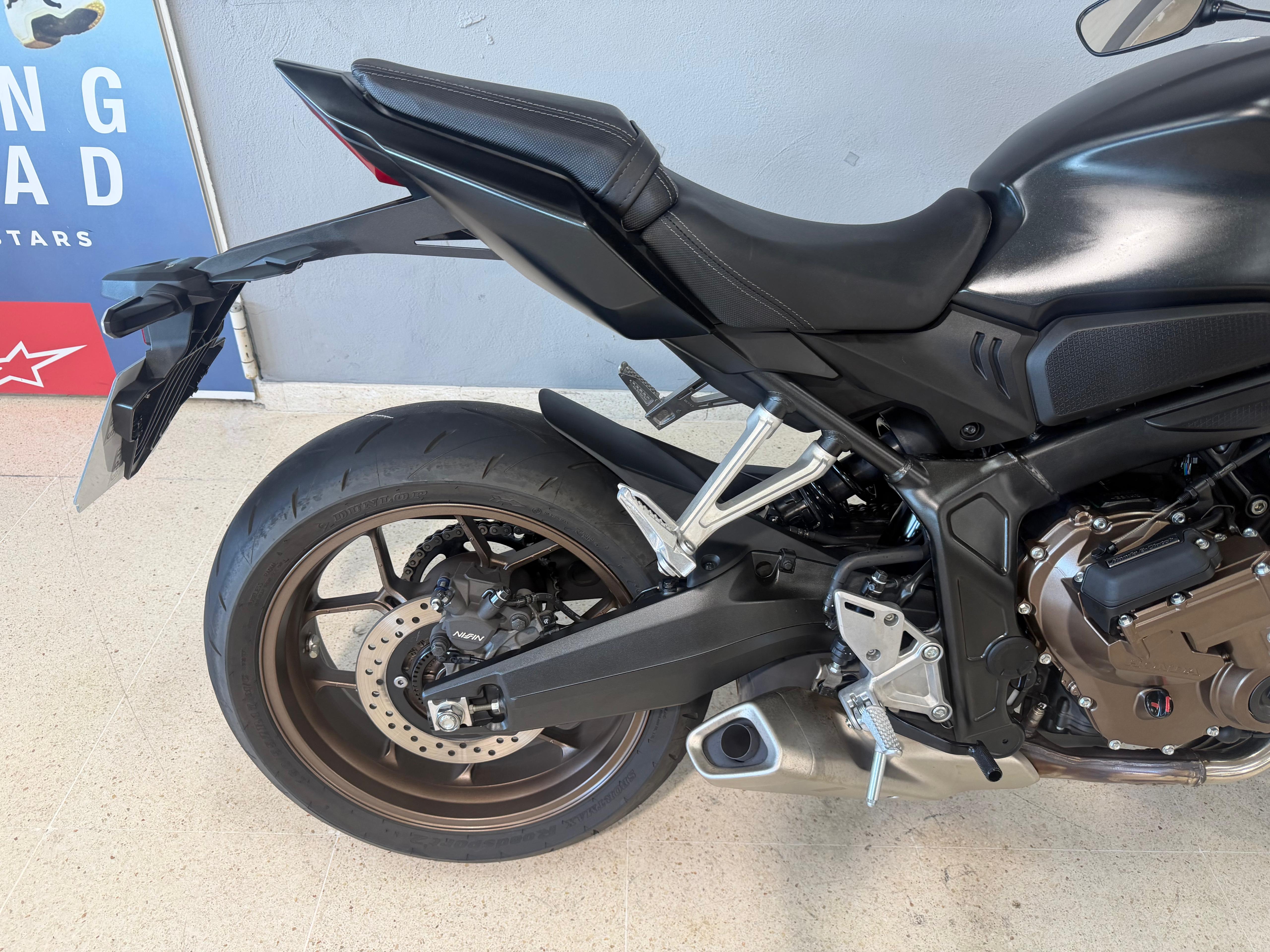Foto 1 de HONDA CB650R Imagen de HONDA CB650R