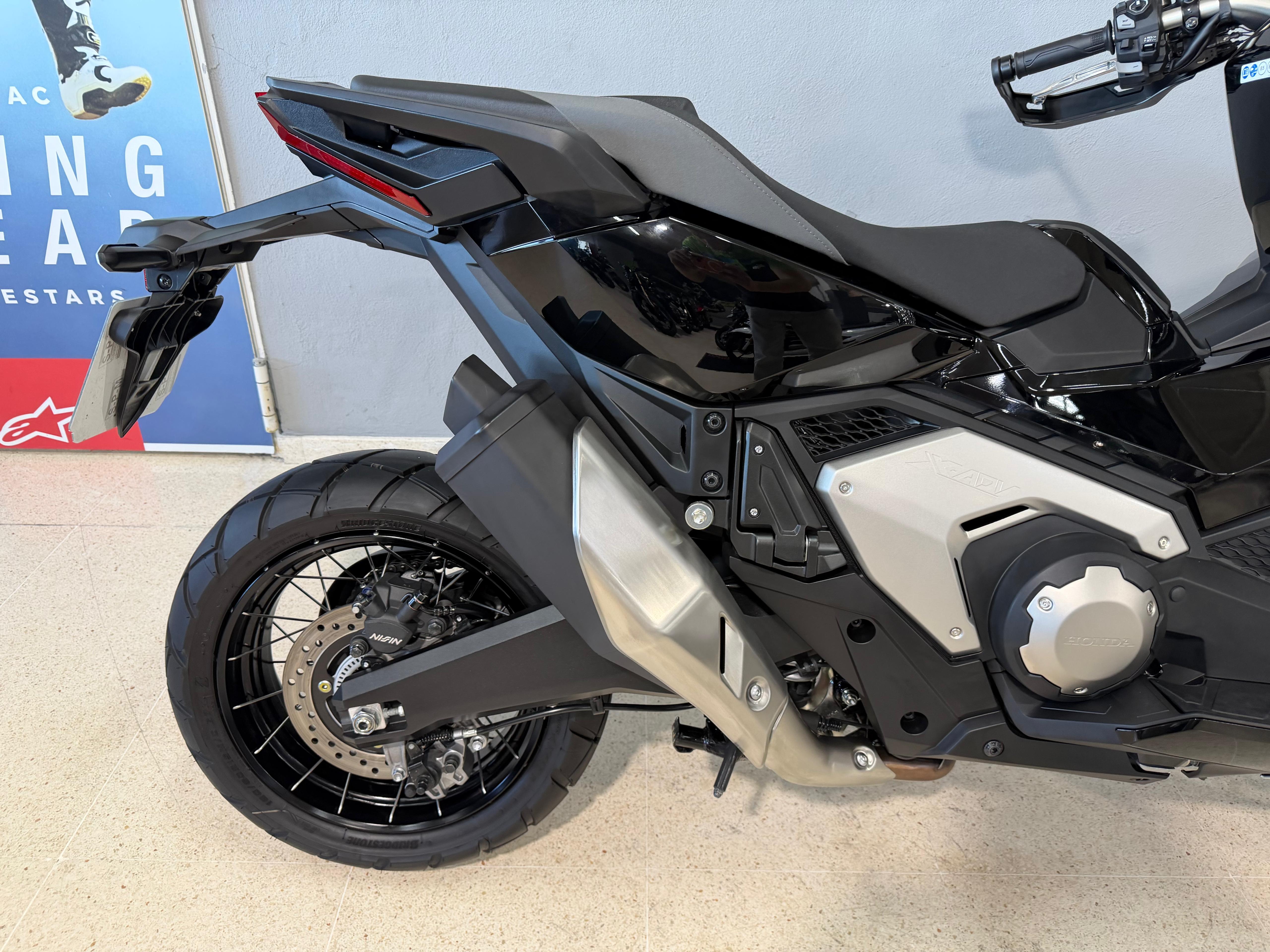 Foto 1 de HONDA X-ADV 750 Imagen de HONDA X-ADV 750