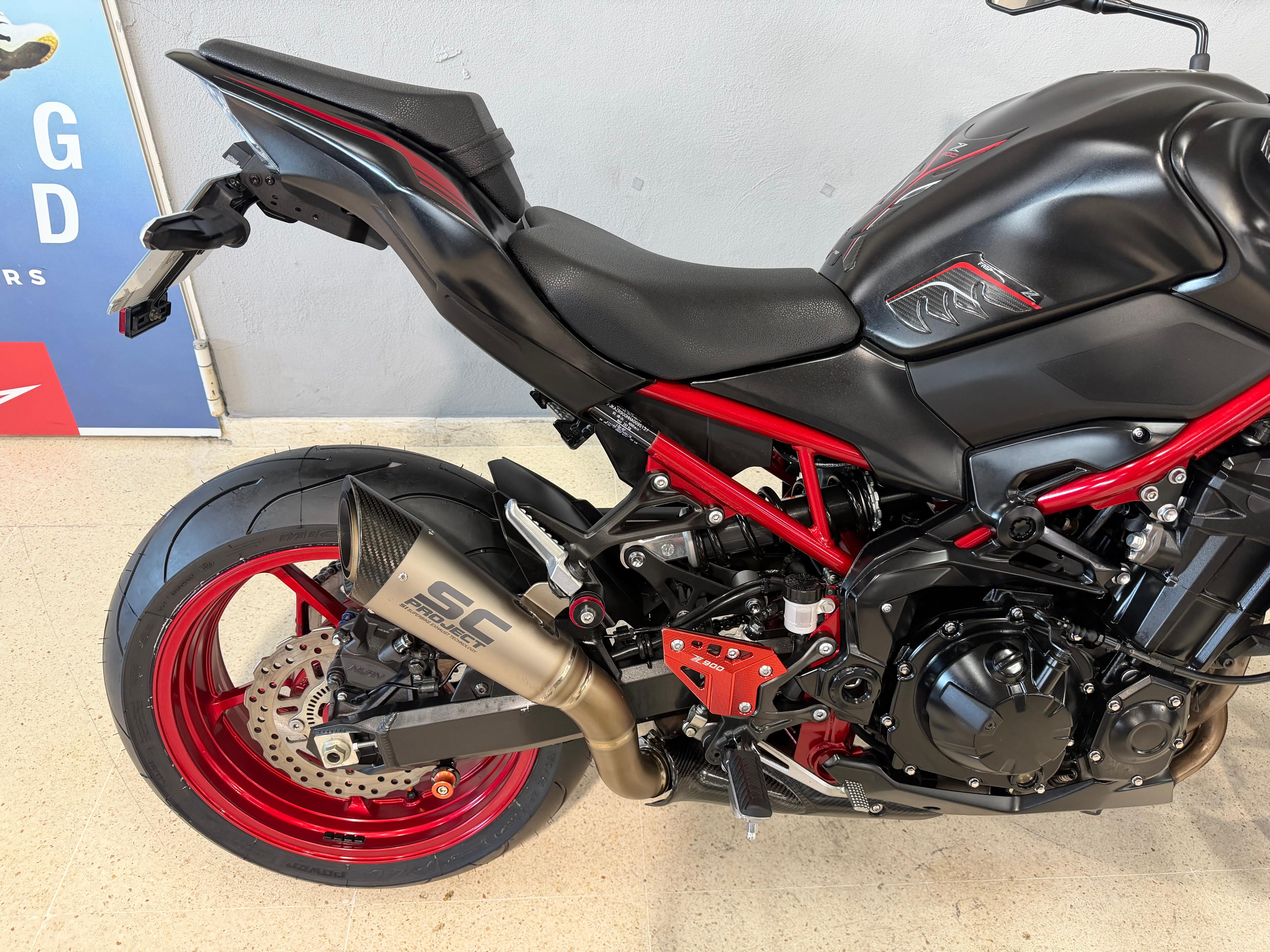 Imagen de KAWASAKI Z 900 A2 21 - NEGRO/ROJO