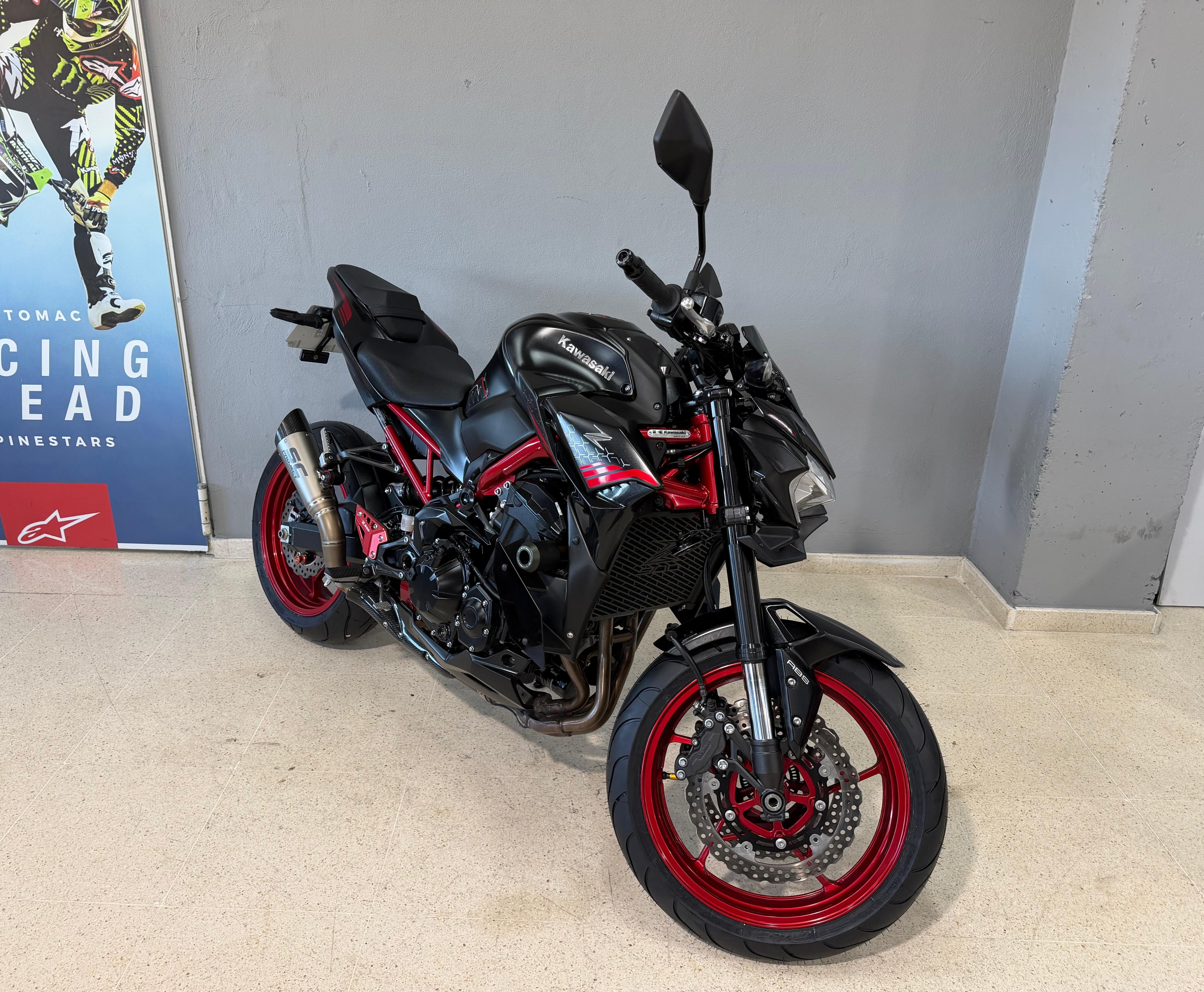 Imagen de KAWASAKI Z 900 A2 21 - NEGRO/ROJO