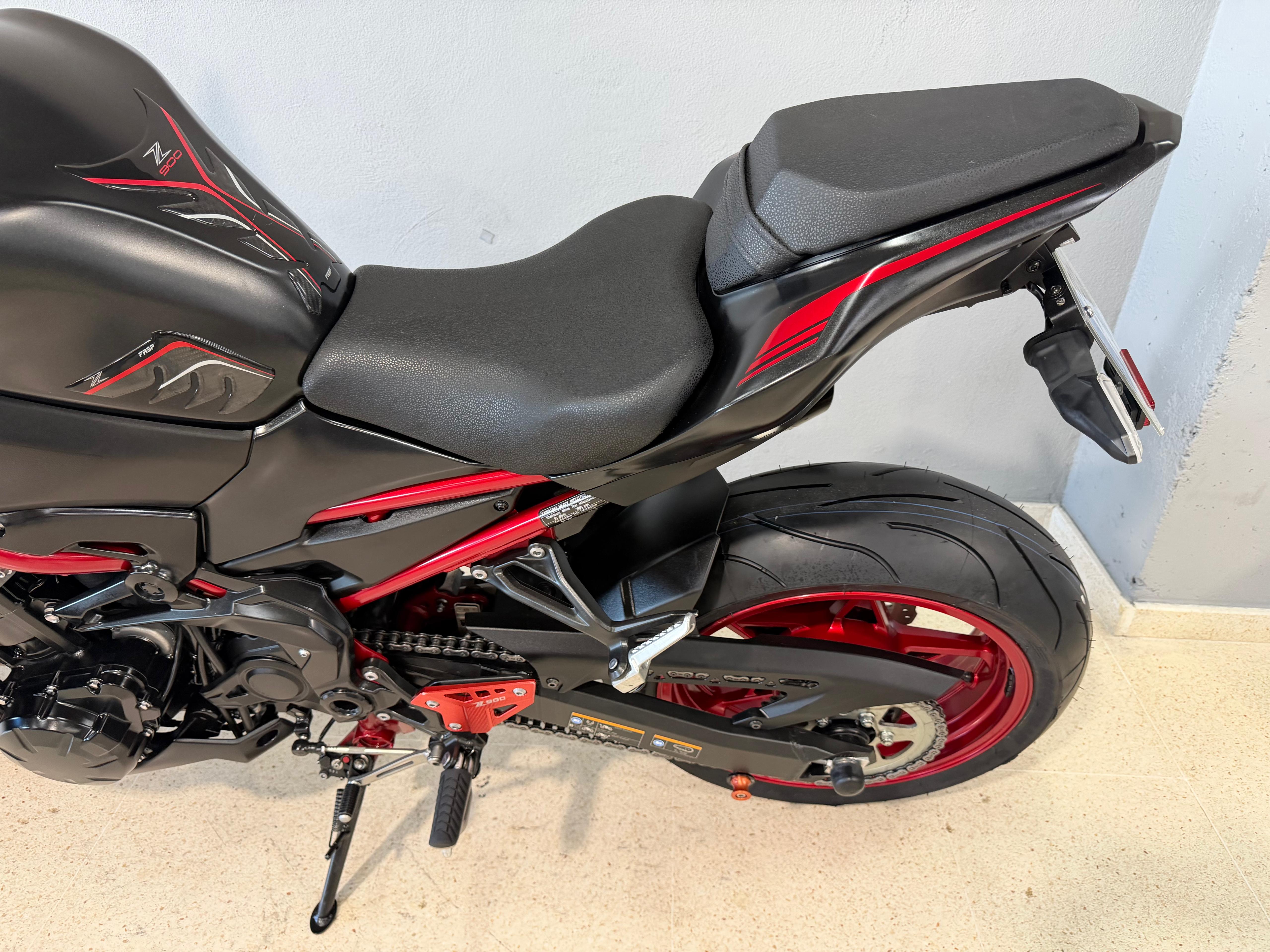Imagen de KAWASAKI Z 900 A2 21 - NEGRO/ROJO