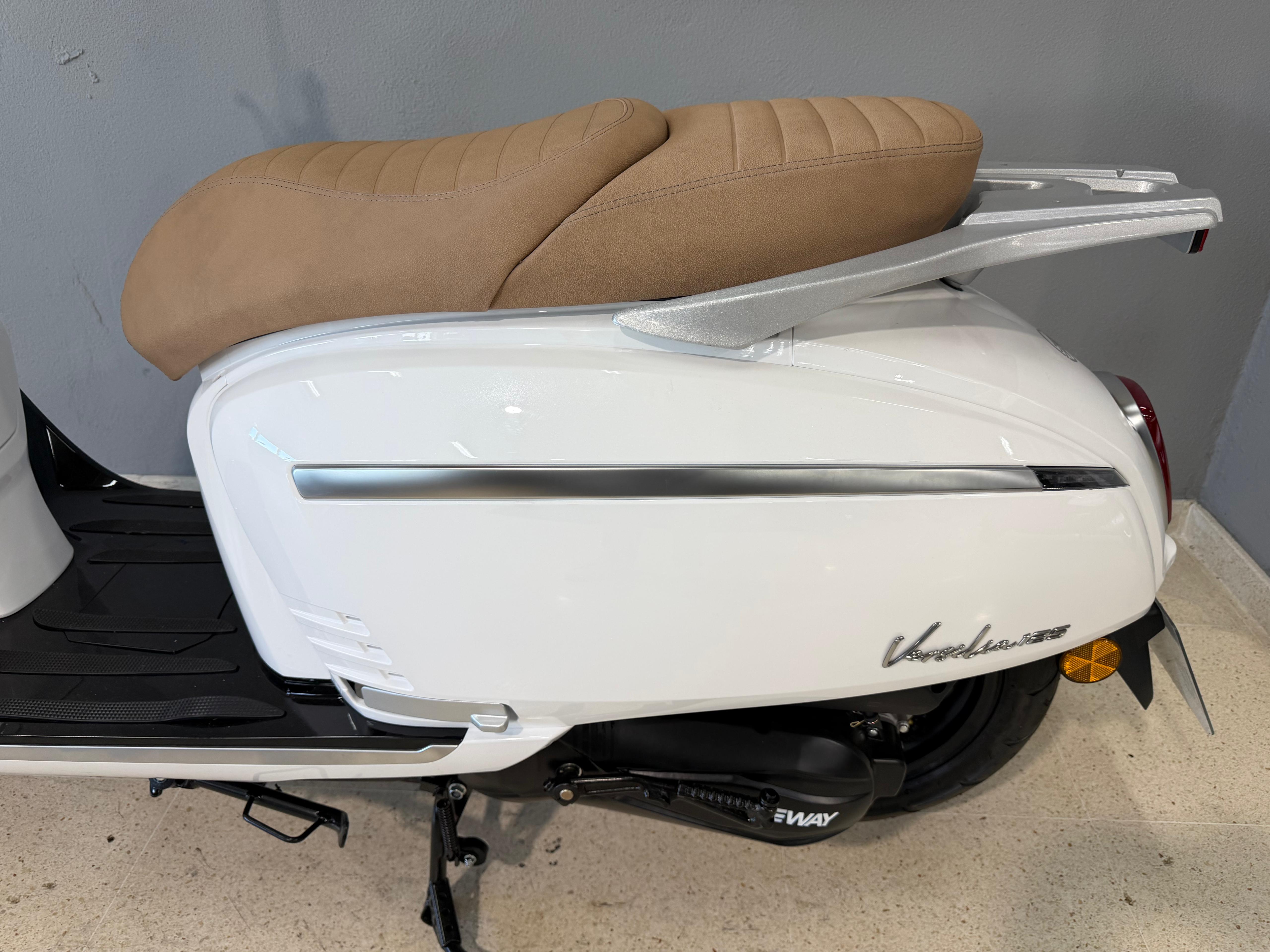 Imagen de KEEWAY VERSILIA 125 E5 - BLANCO