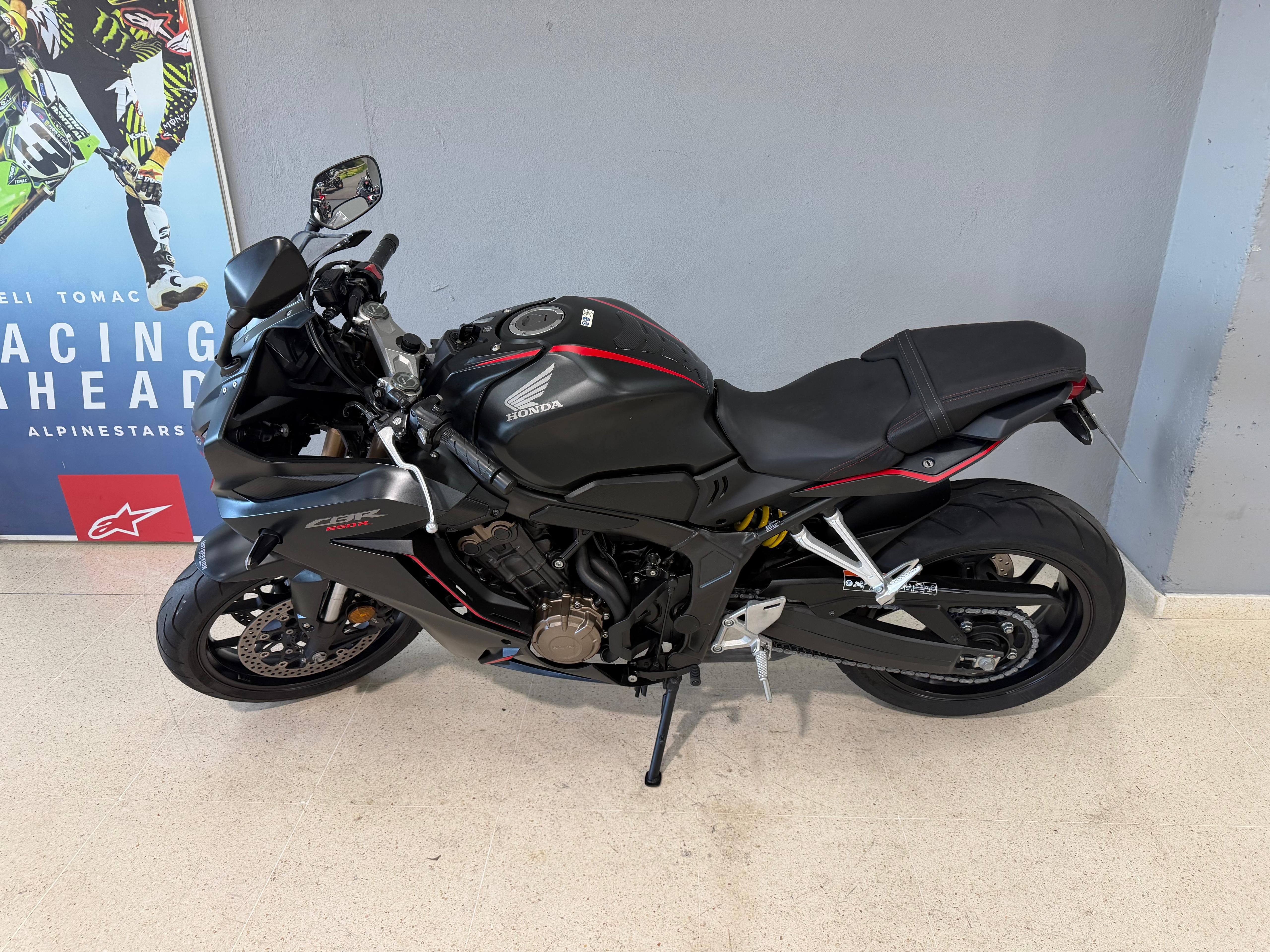 Foto 4 de HONDA CBR 650R Imagen de HONDA CBR 650R