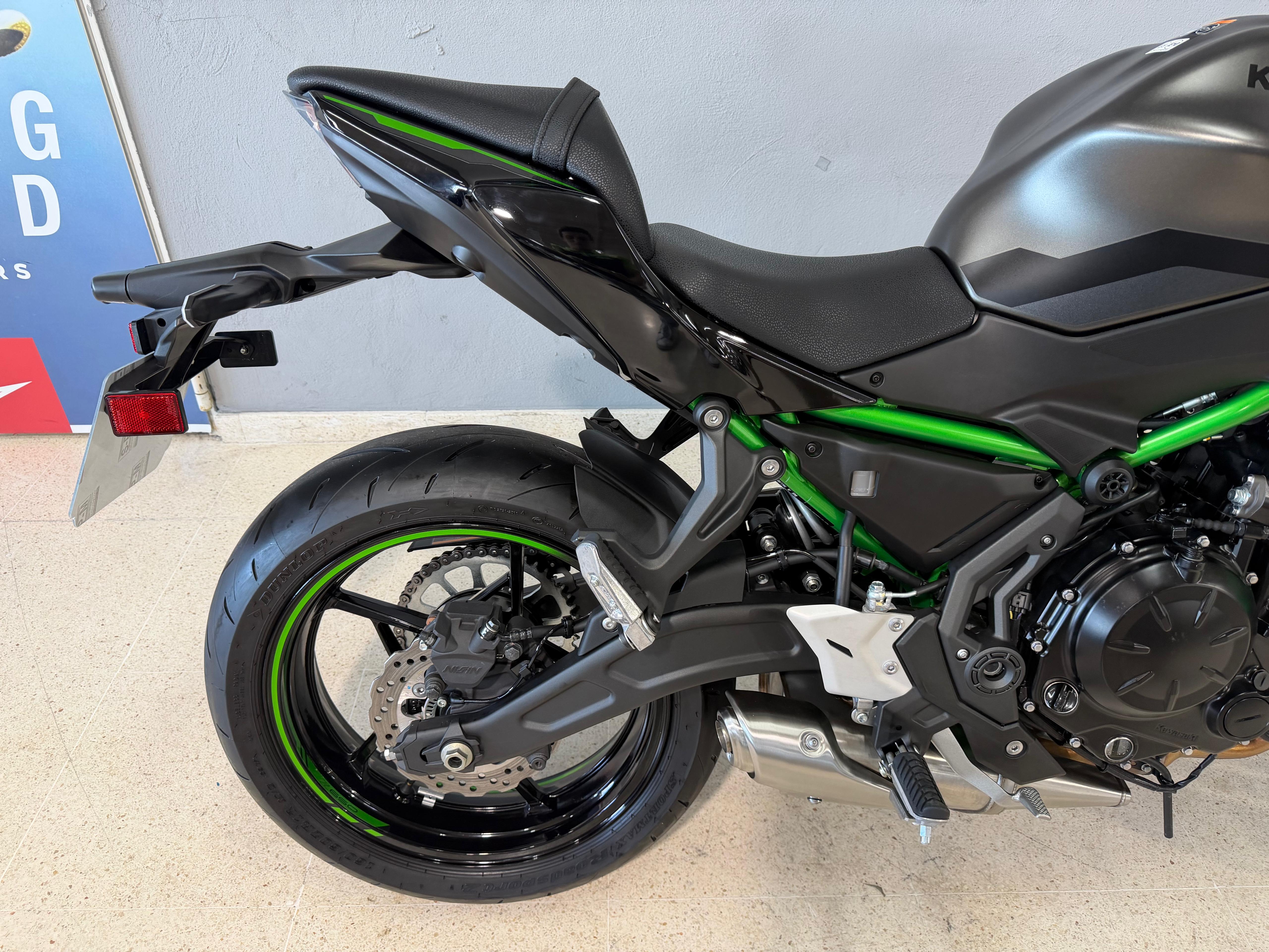 Imagen de KAWASAKI Z 650 ABS 23 - GRIS