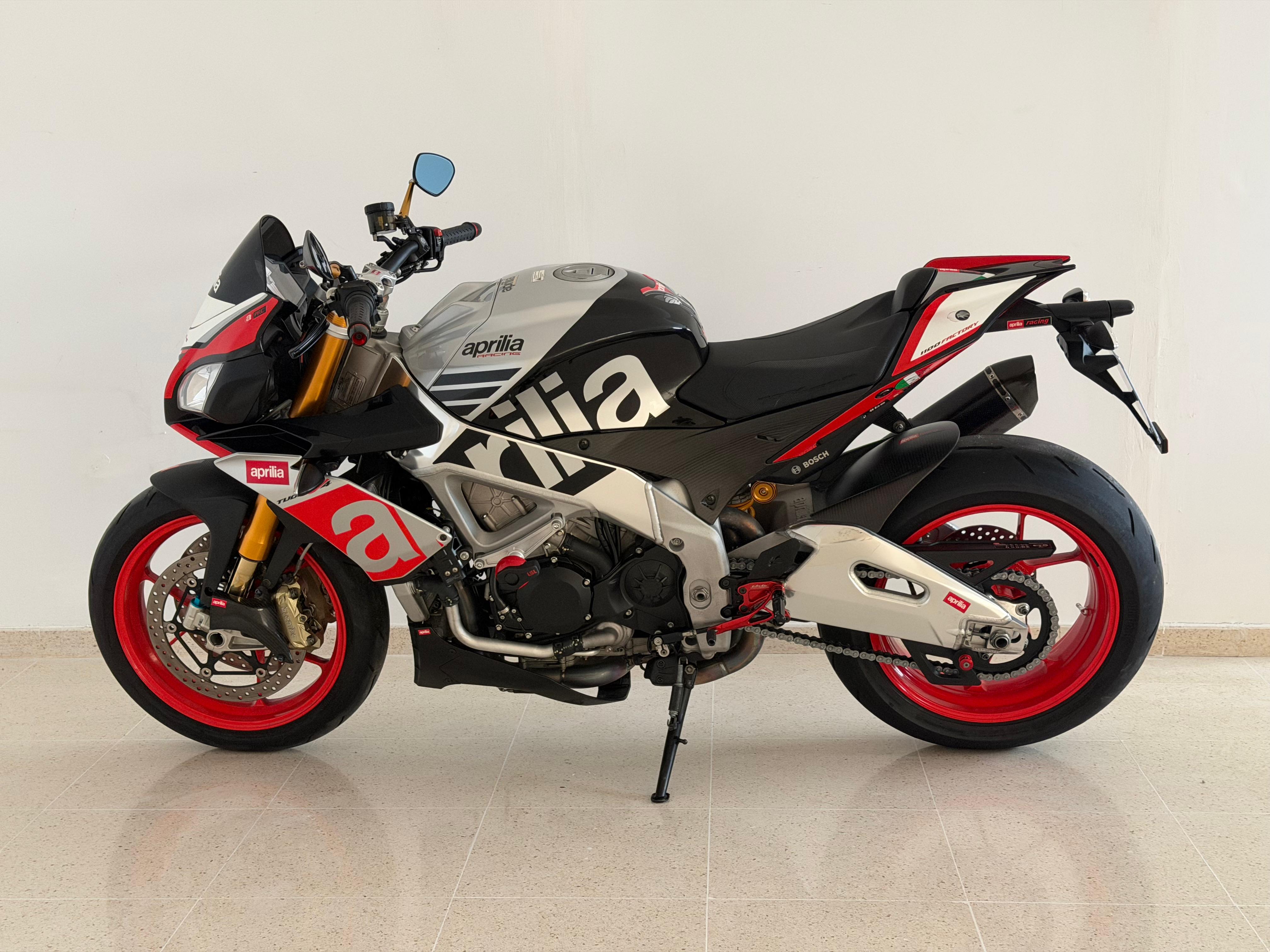Foto 5 de APRILIA TUONO V4 1100 FACTORY Imagen de APRILIA TUONO V4 1100 FACTORY